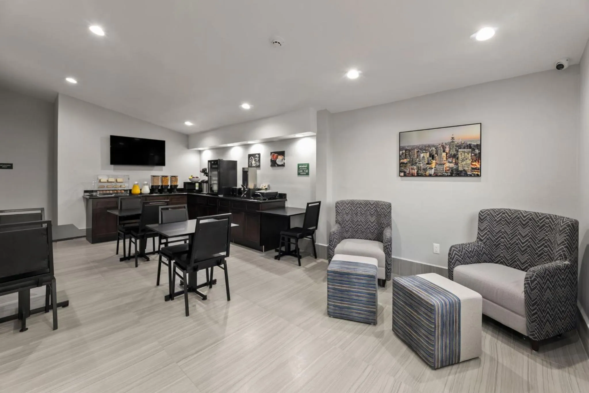 Seating area in GuestHouse Extended Stay Laredo