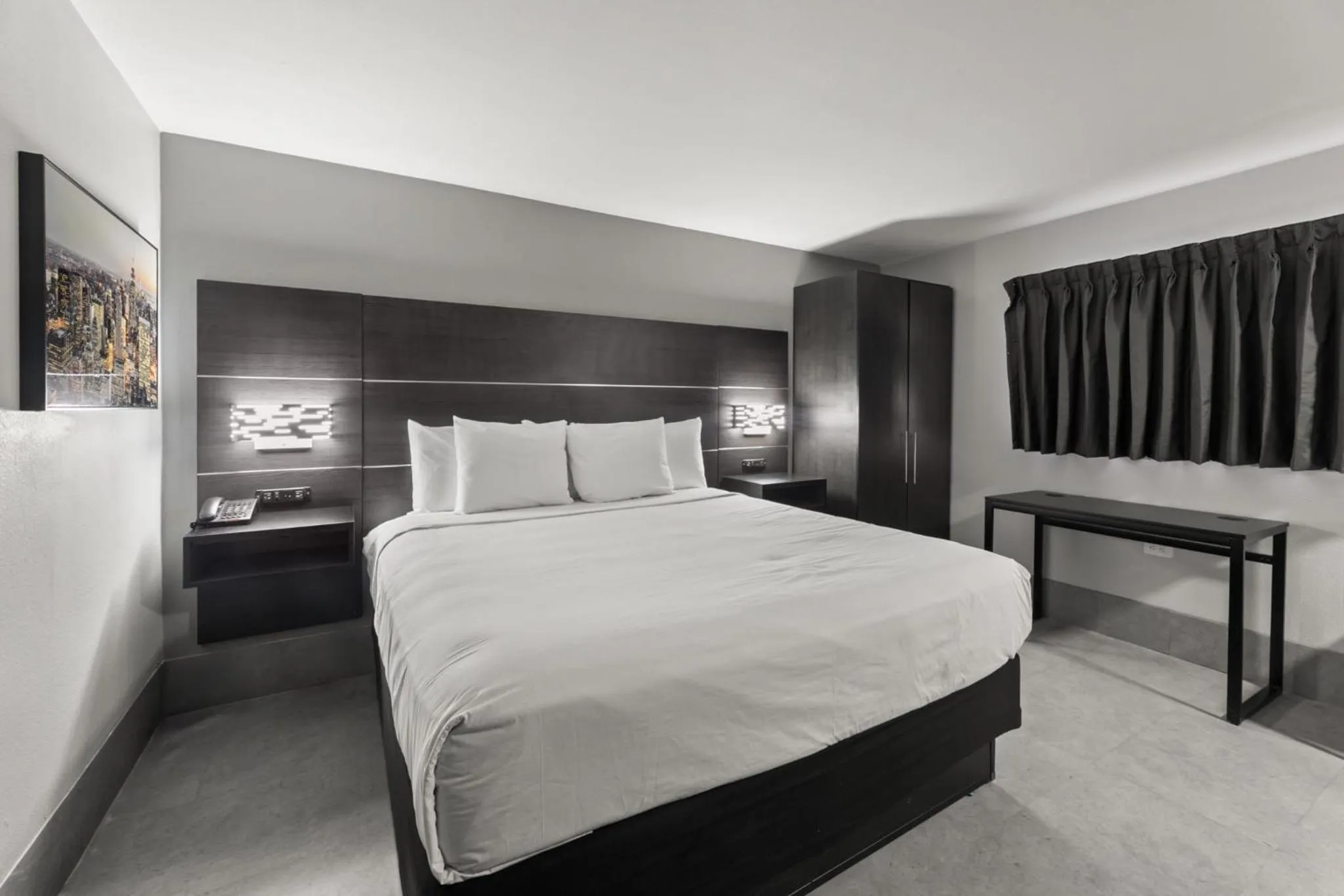 Bedroom, Bed in GuestHouse Extended Stay Laredo