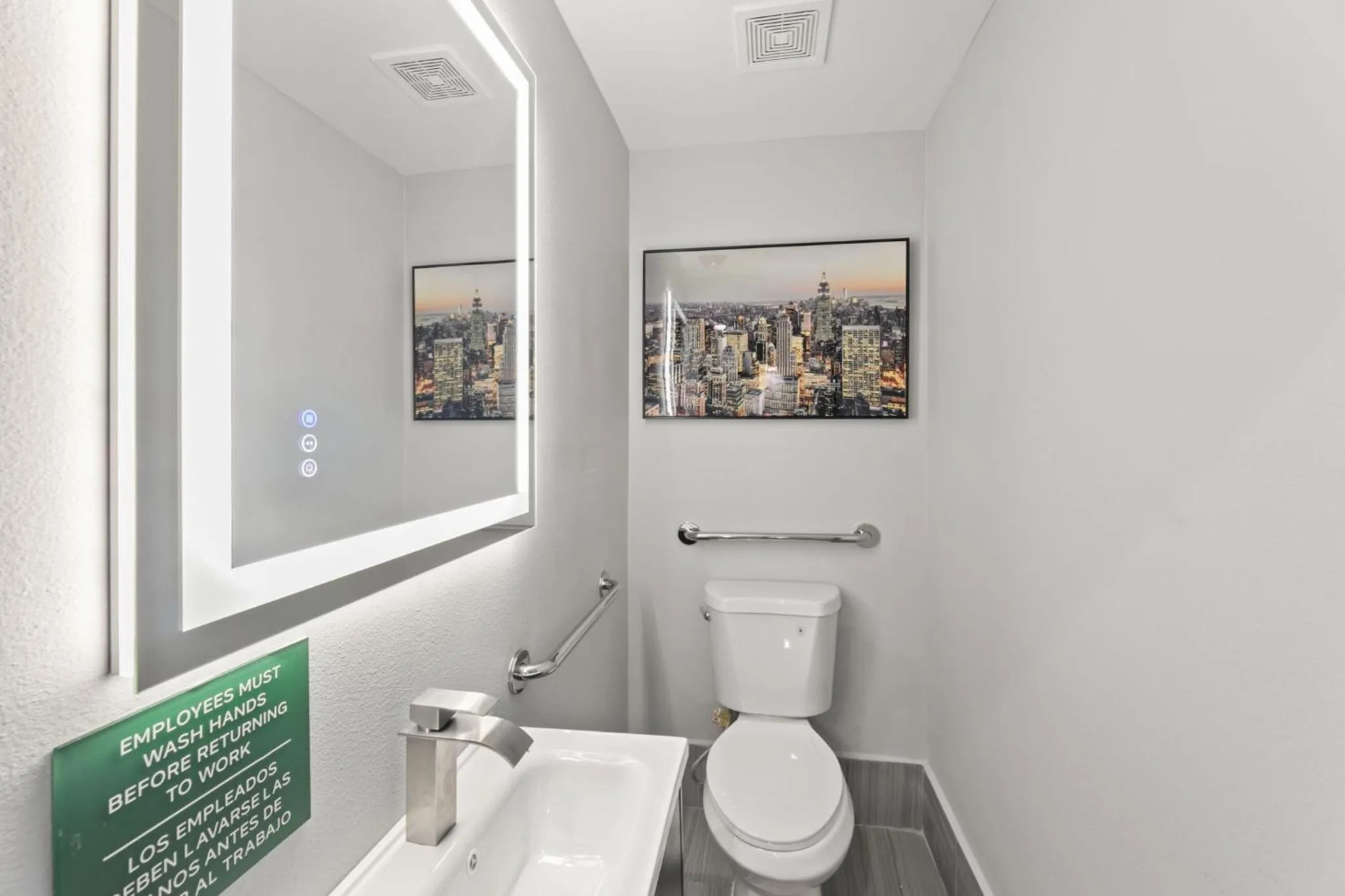 Bathroom in GuestHouse Extended Stay Laredo