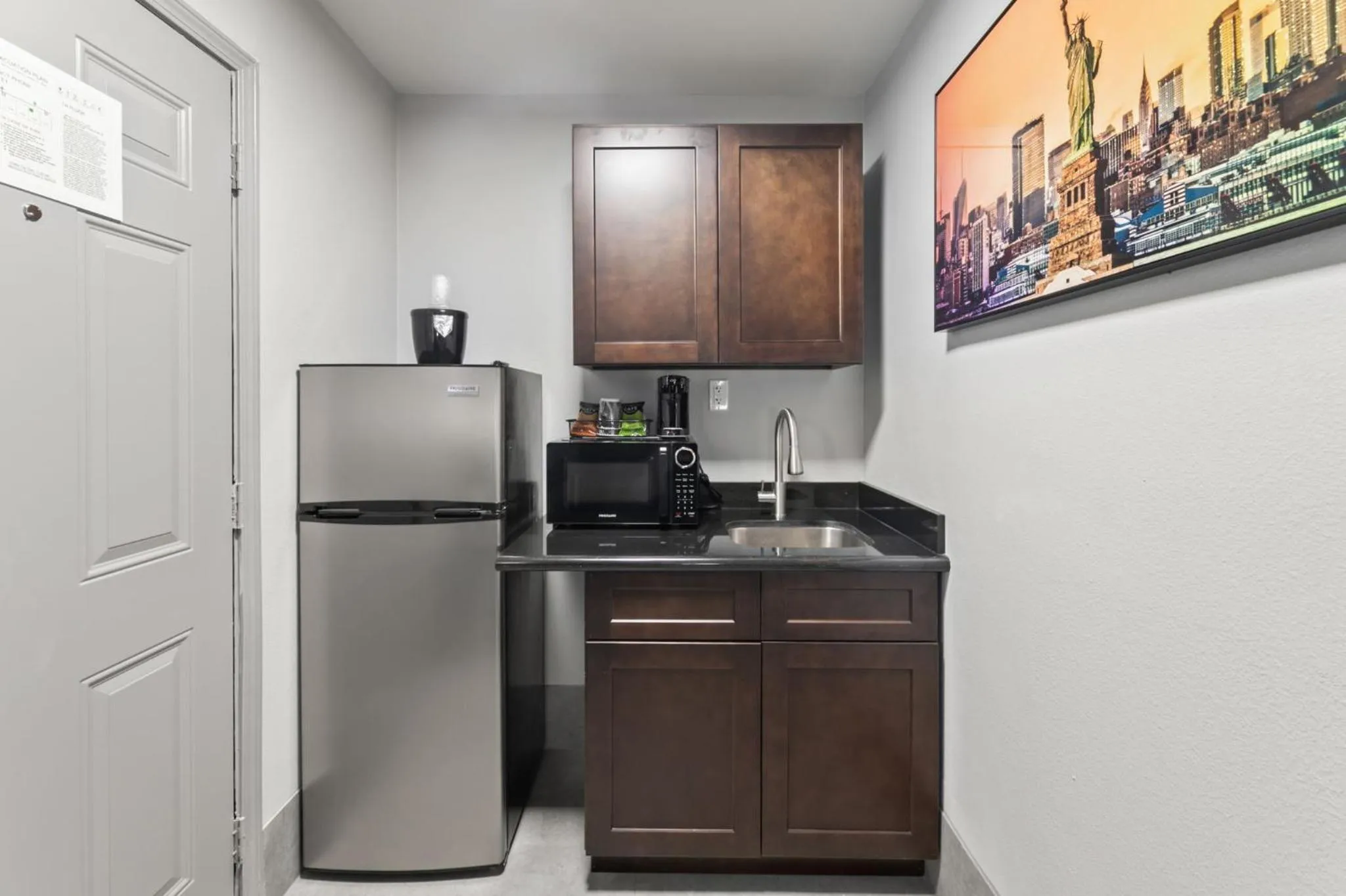 Kitchen or kitchenette in GuestHouse Extended Stay Laredo