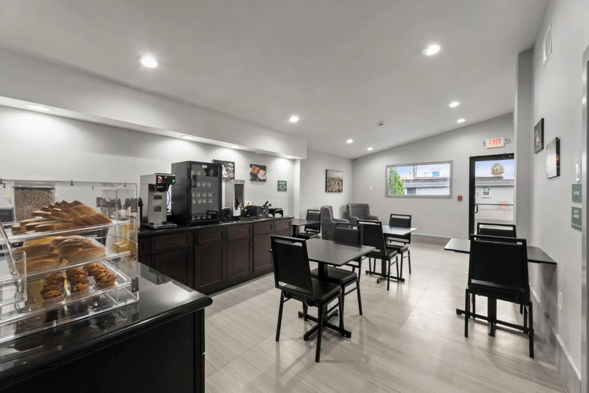 Dining area in GuestHouse Extended Stay Laredo