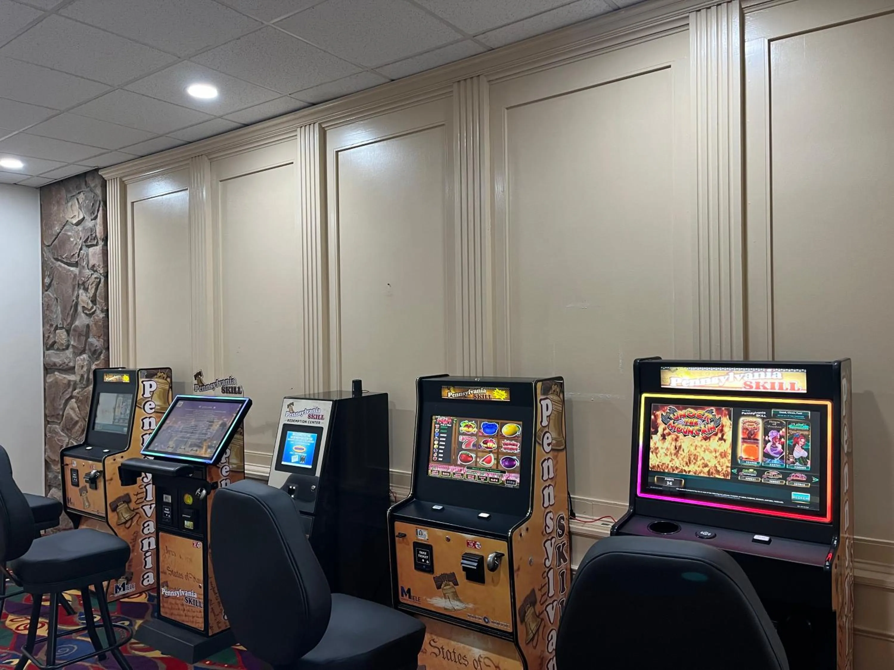 Game Room in Park Inn By Radisson Sharon