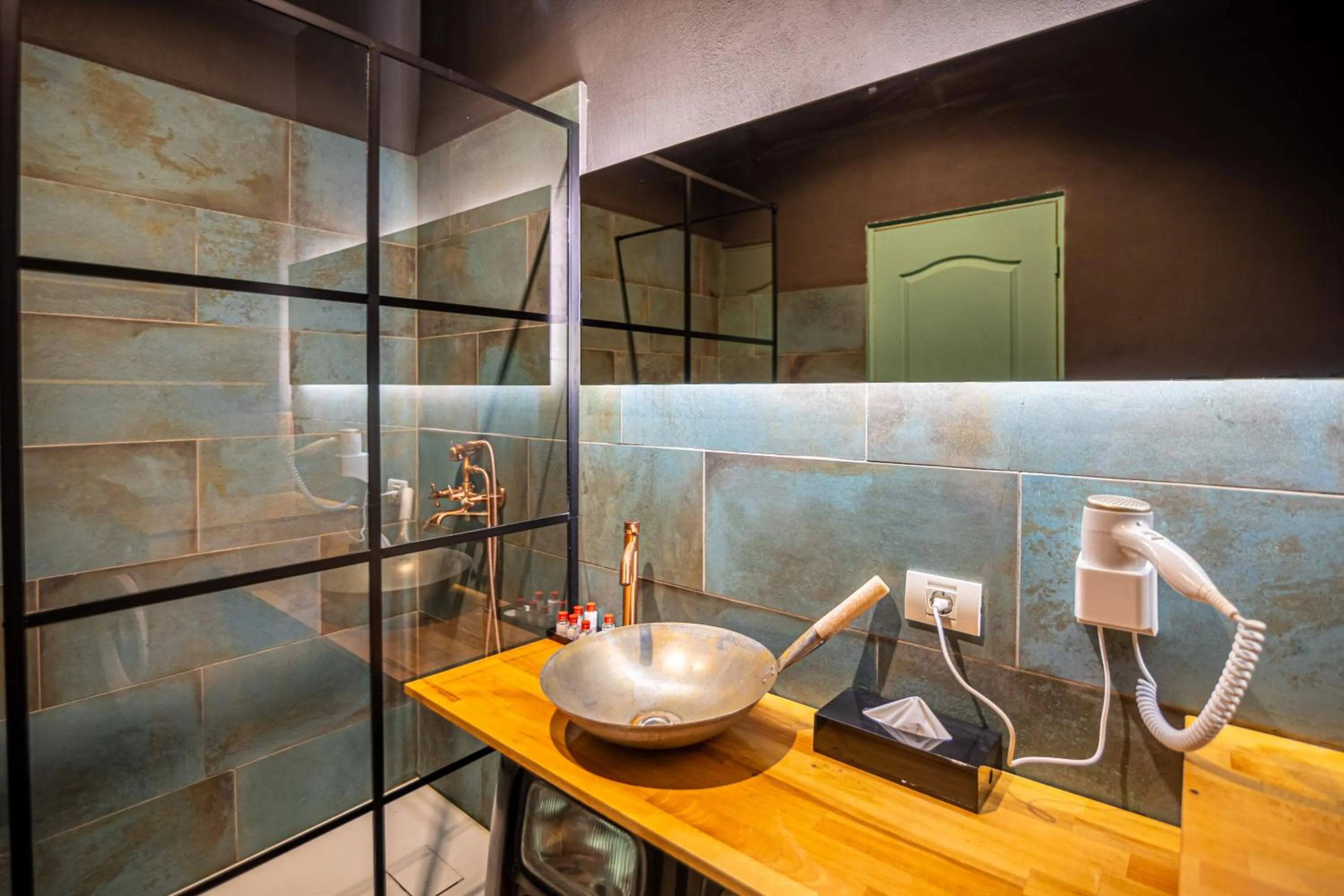 Shower in Miramare Residence Aparthotel