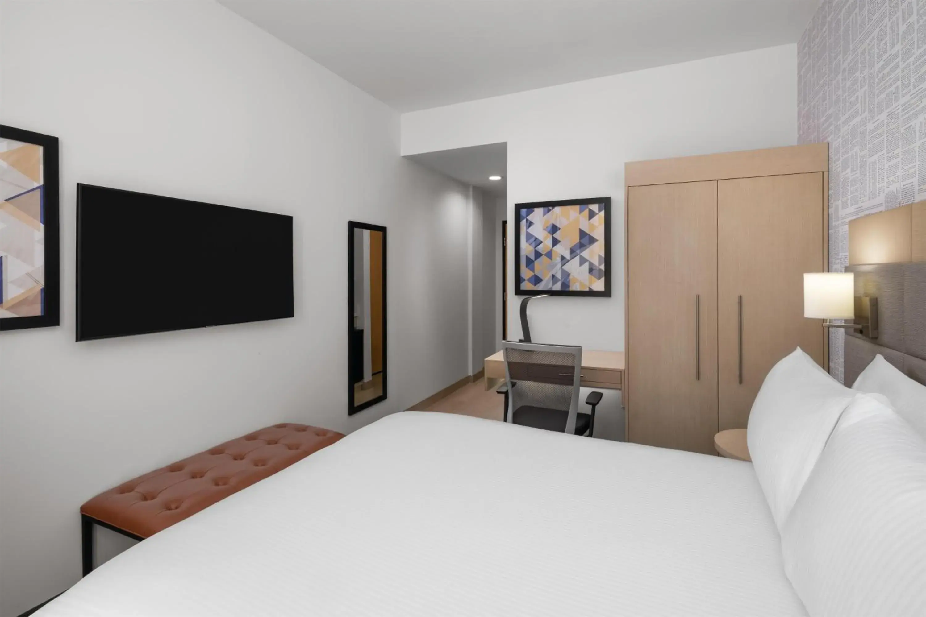 Queen Room - Ground Floor/Non-Smoking in Aiden by Best Western Berkeley Queen Room - Ground Floor/Non-Smoking in Aiden by Best Western Berkeley