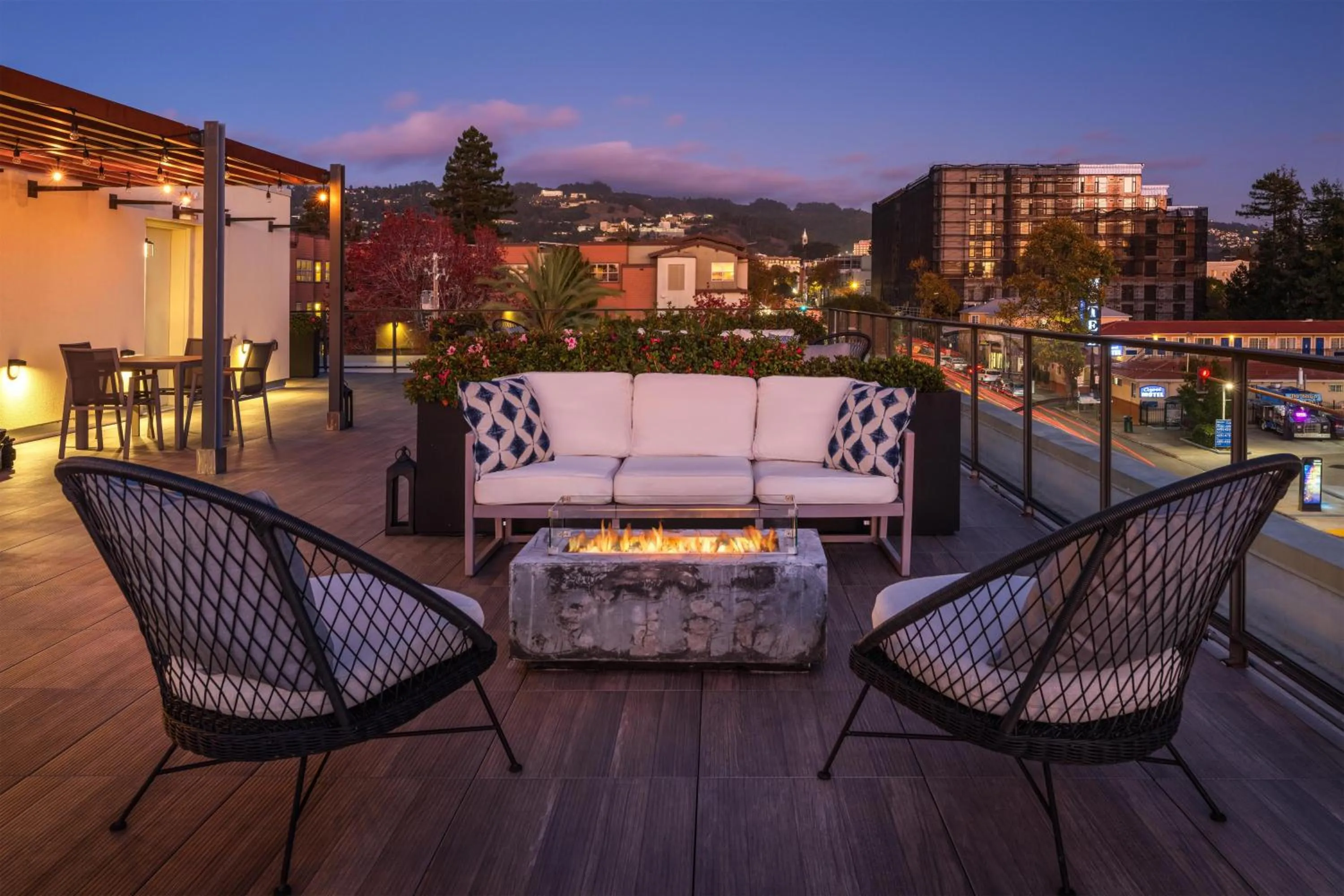 Property building in Aiden by Best Western Berkeley