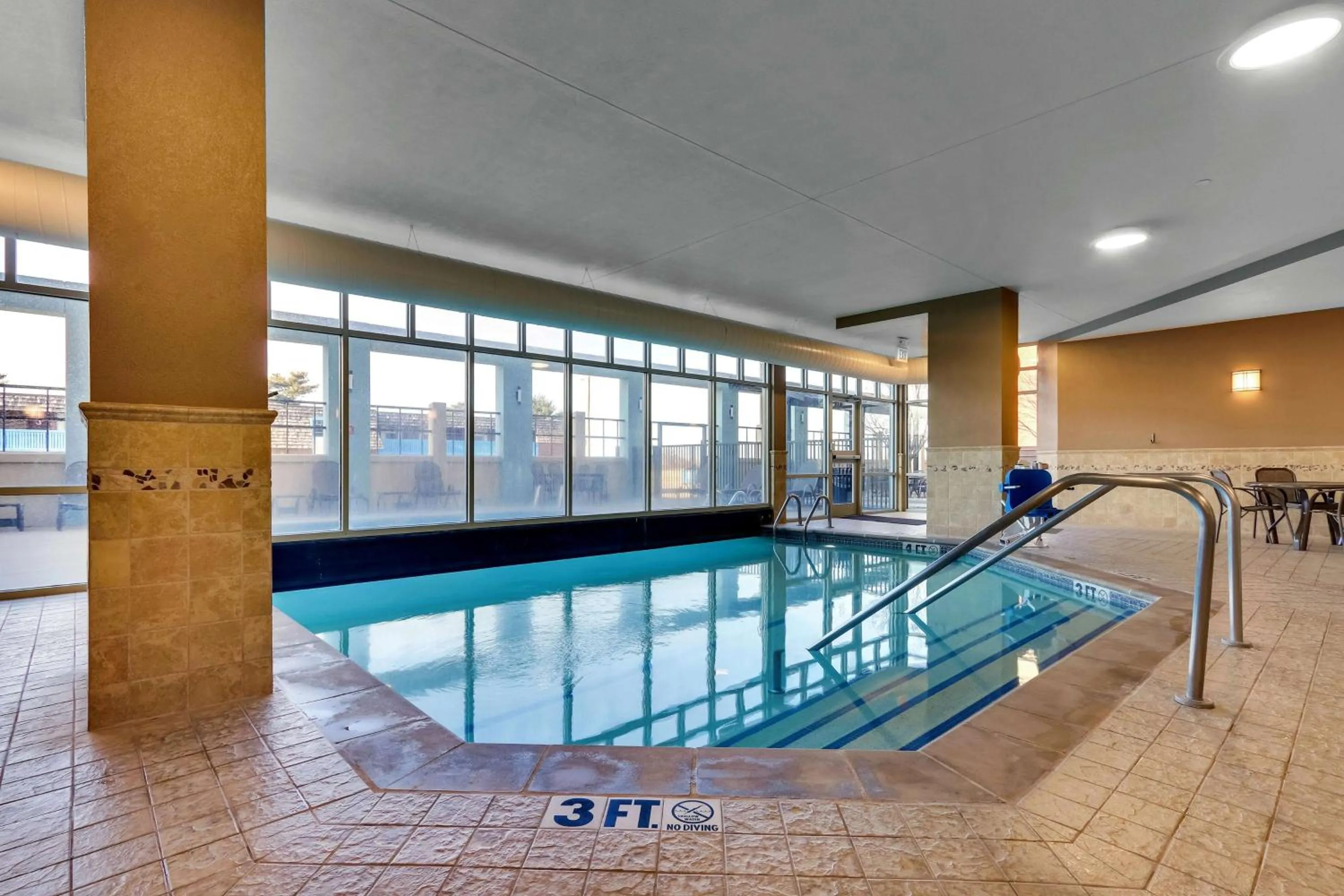 Pool view in Drury Inn & Suites Sikeston