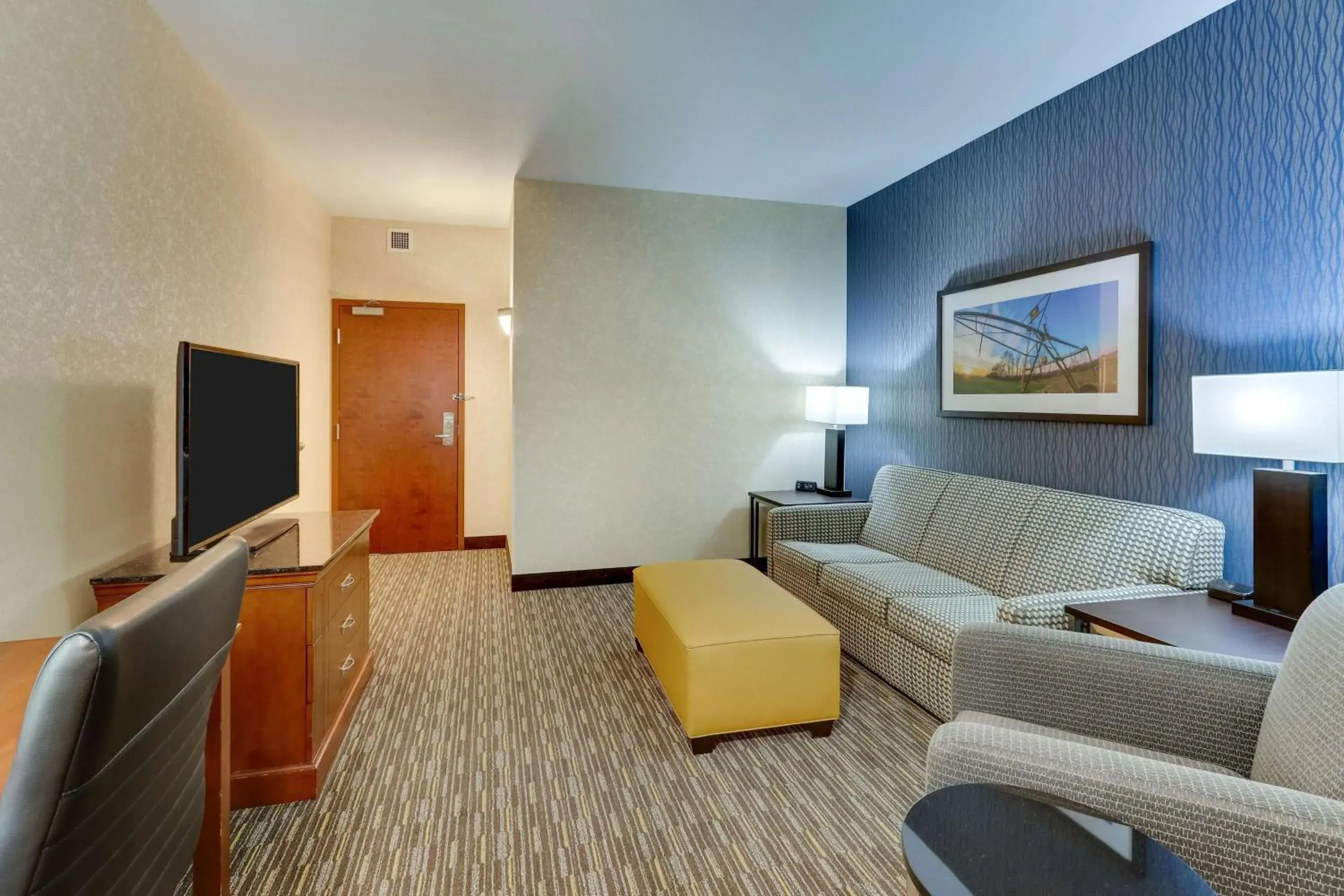 Queen Suite with Sofa Bed in Drury Inn & Suites Sikeston Queen Suite with Sofa Bed in Drury Inn & Suites Sikeston