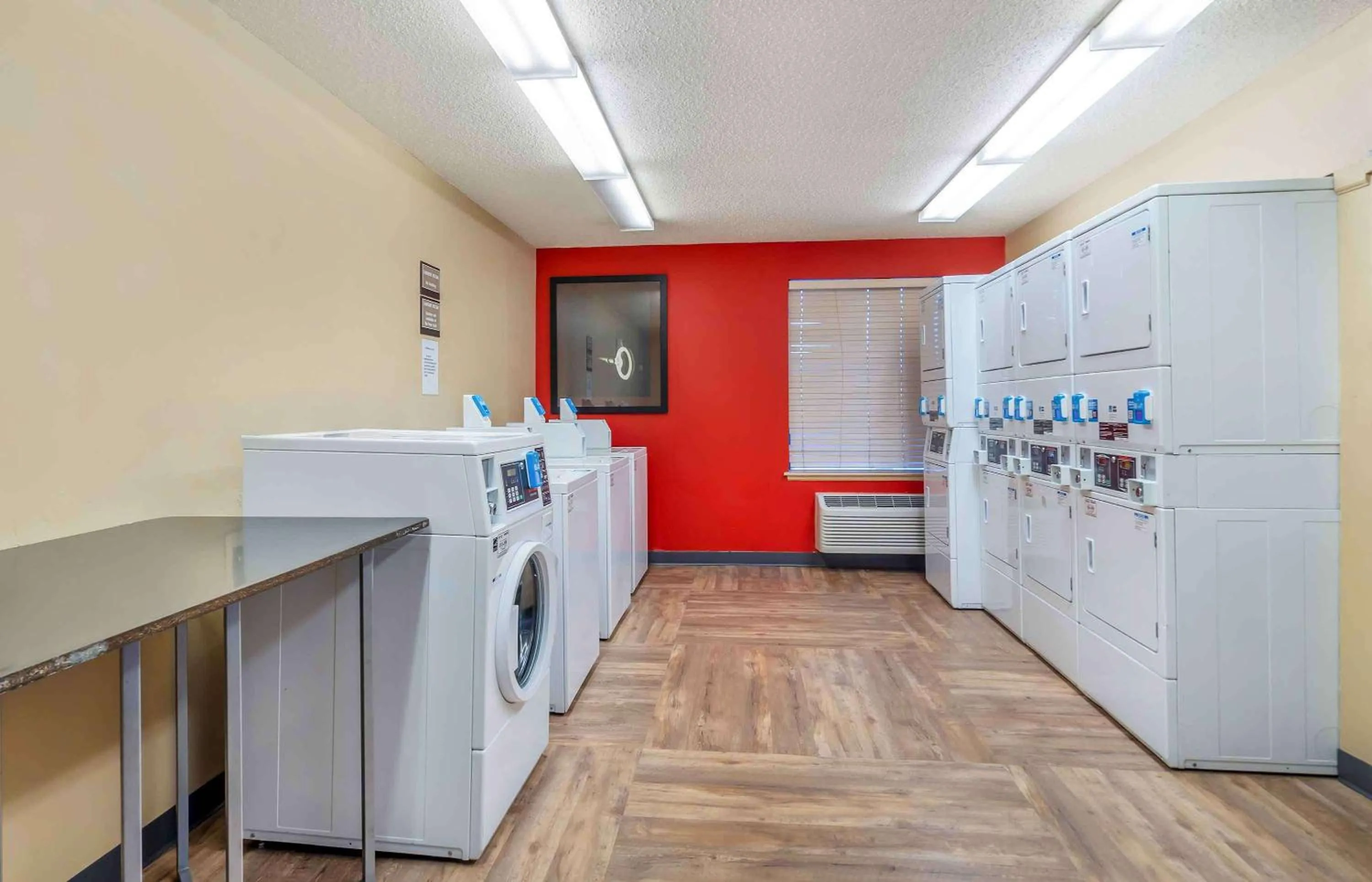 Property building in Extended Stay America Select Suites - Chicago - Downers Grove