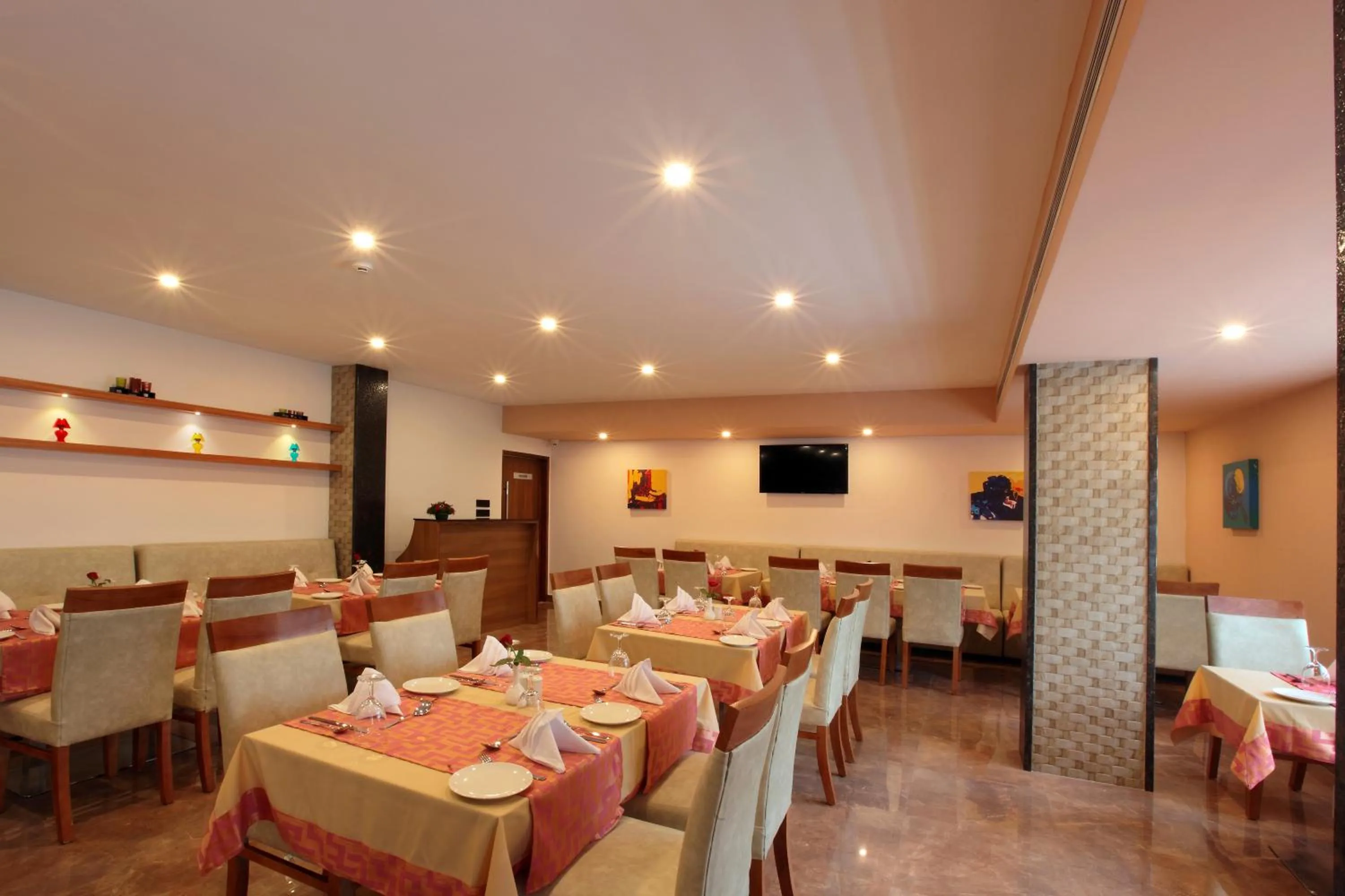 Restaurant/places to eat in Hotel Park Residency Thrissur