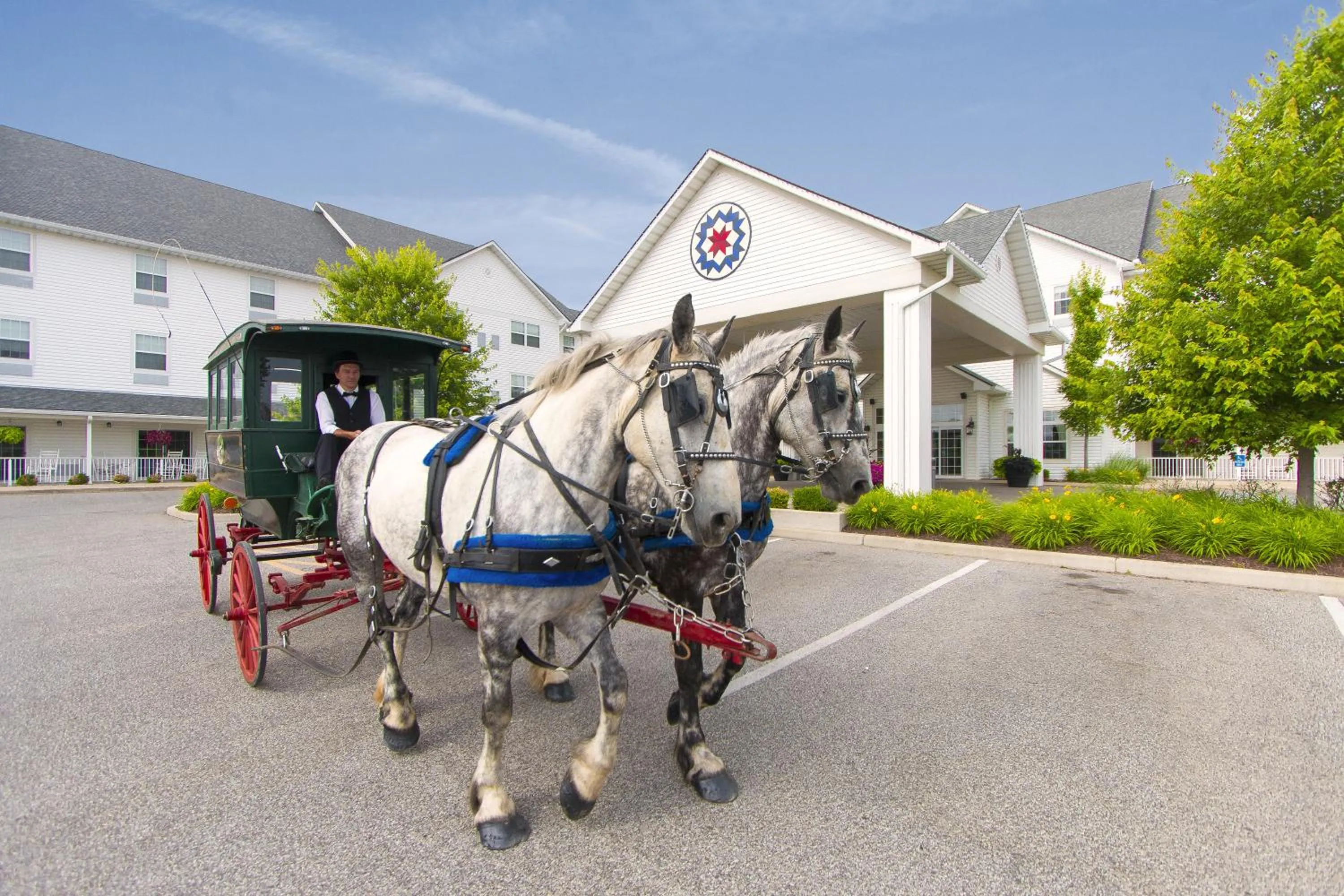 Facade/entrance in Blue Gate Garden Inn
