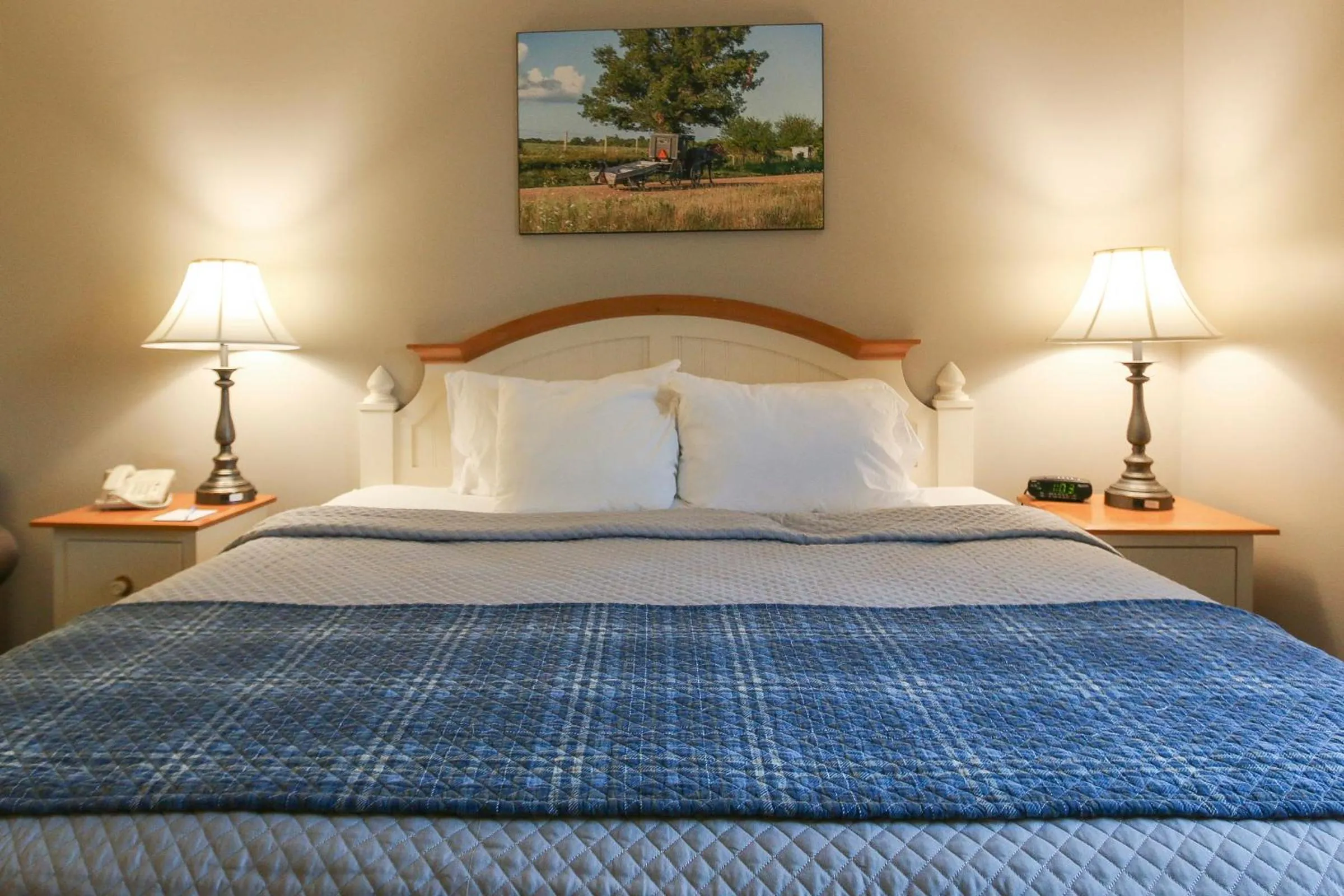 Bed in Blue Gate Garden Inn