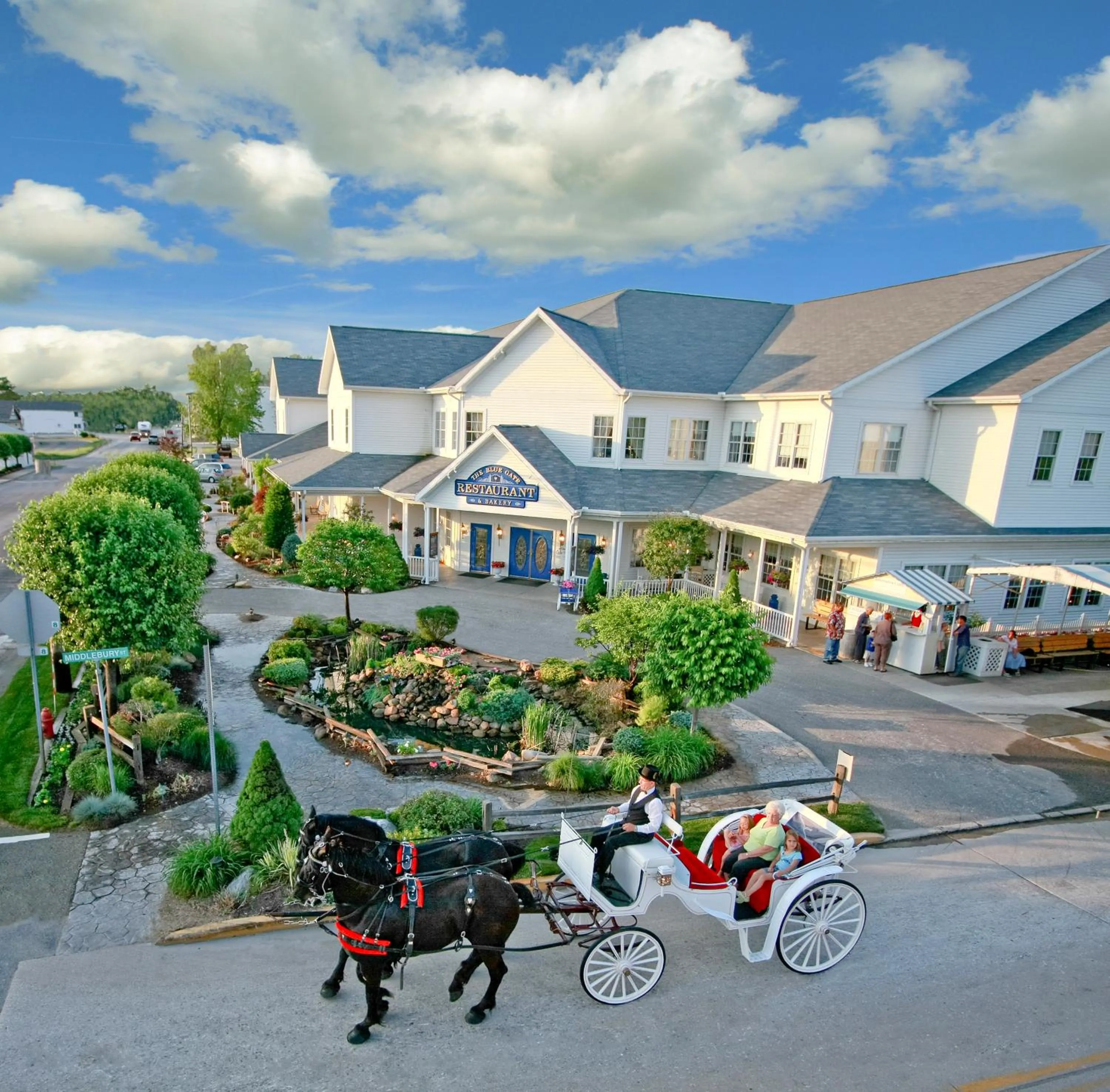 Facade/entrance in Blue Gate Garden Inn