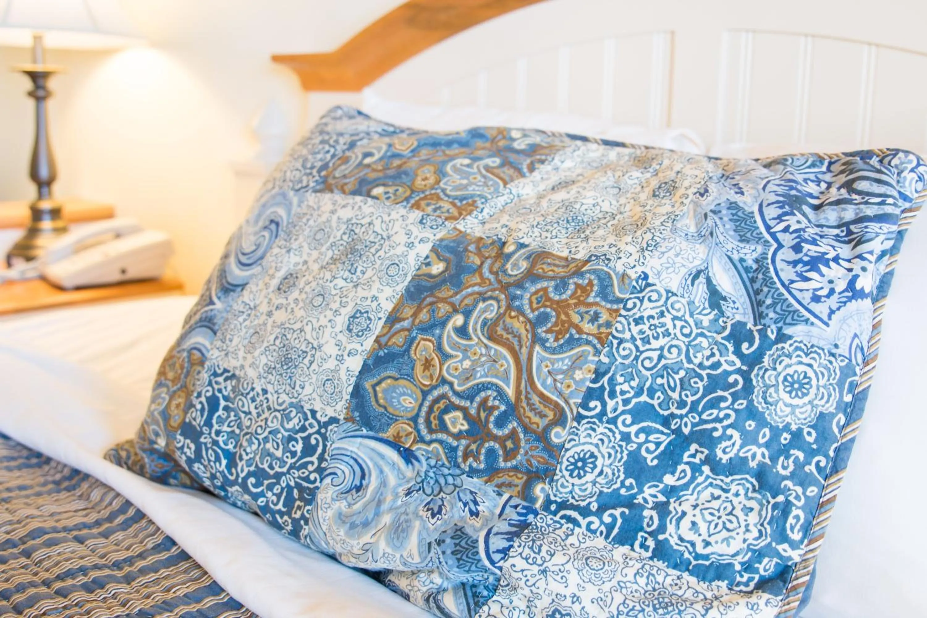 Decorative detail, Bed in Blue Gate Garden Inn