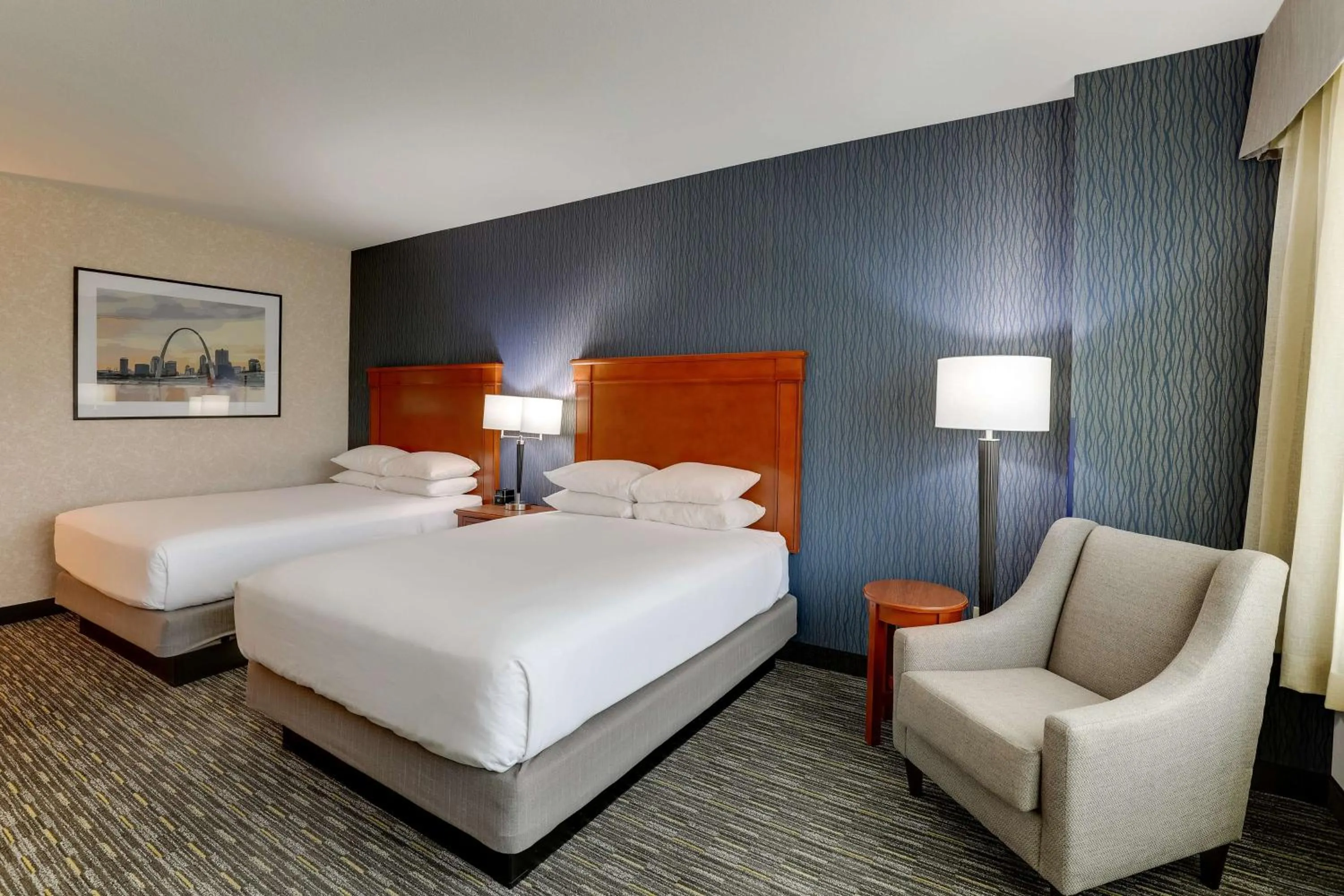 Bedroom, Bed in Drury Inn & Suites St. Louis Arnold