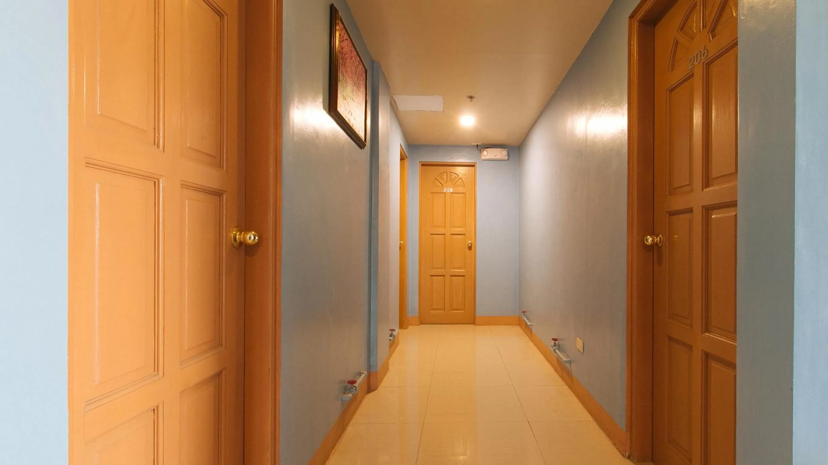 Area and facilities in RedDoorz at Isabelita Hotel Tuguegarao City