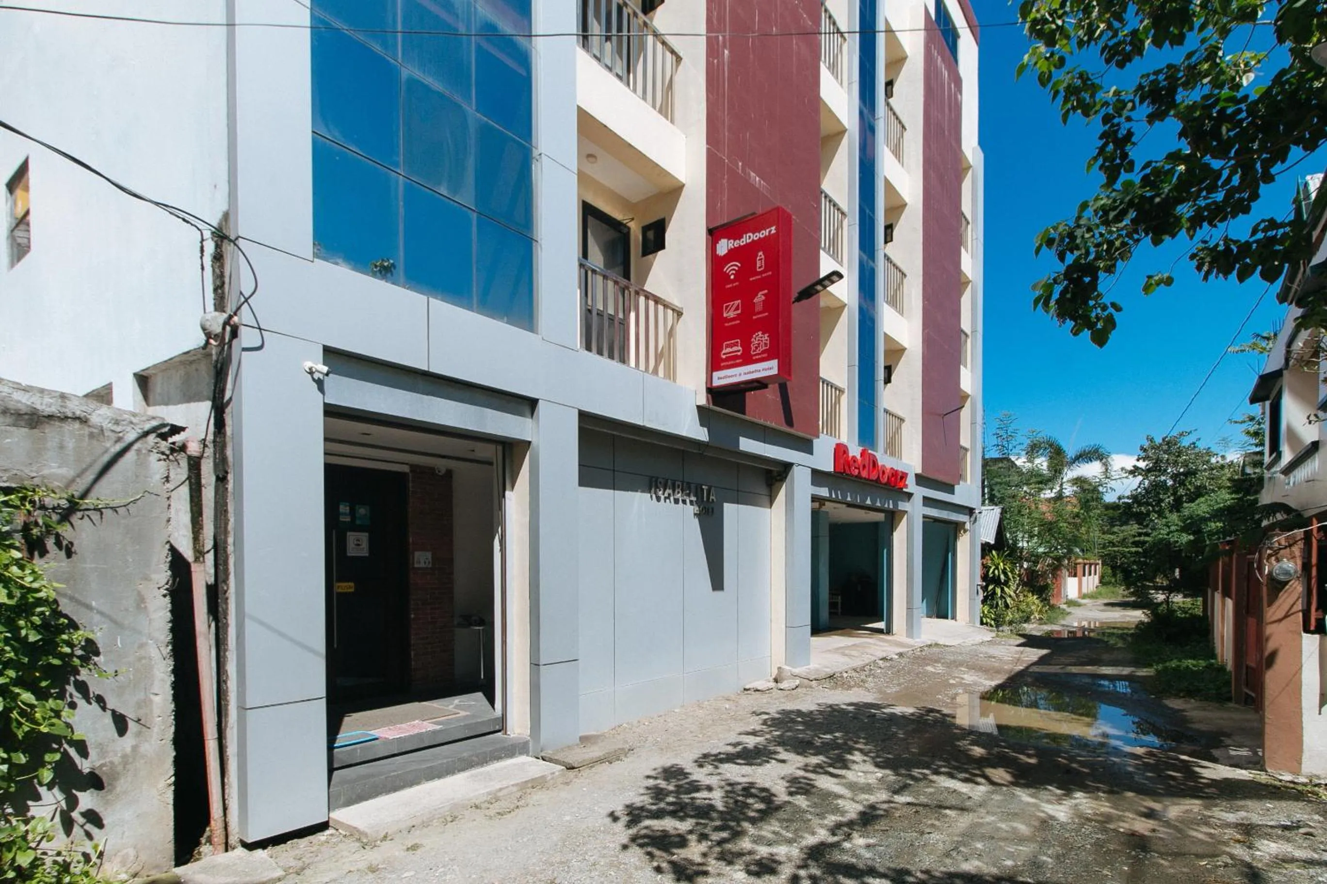 Property building in RedDoorz at Isabelita Hotel Tuguegarao City