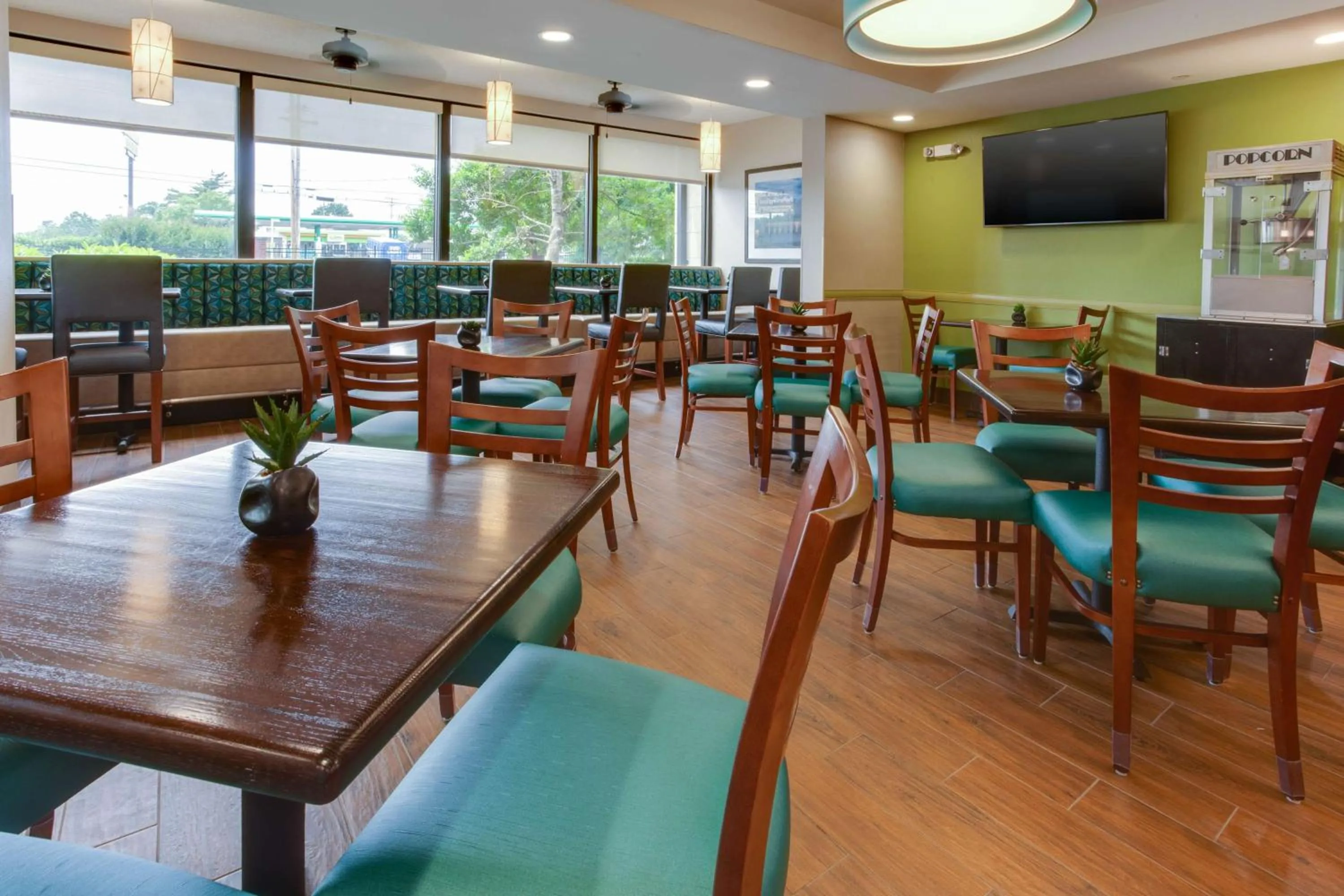 Restaurant/places to eat in Drury Inn & Suites Nashville Airport