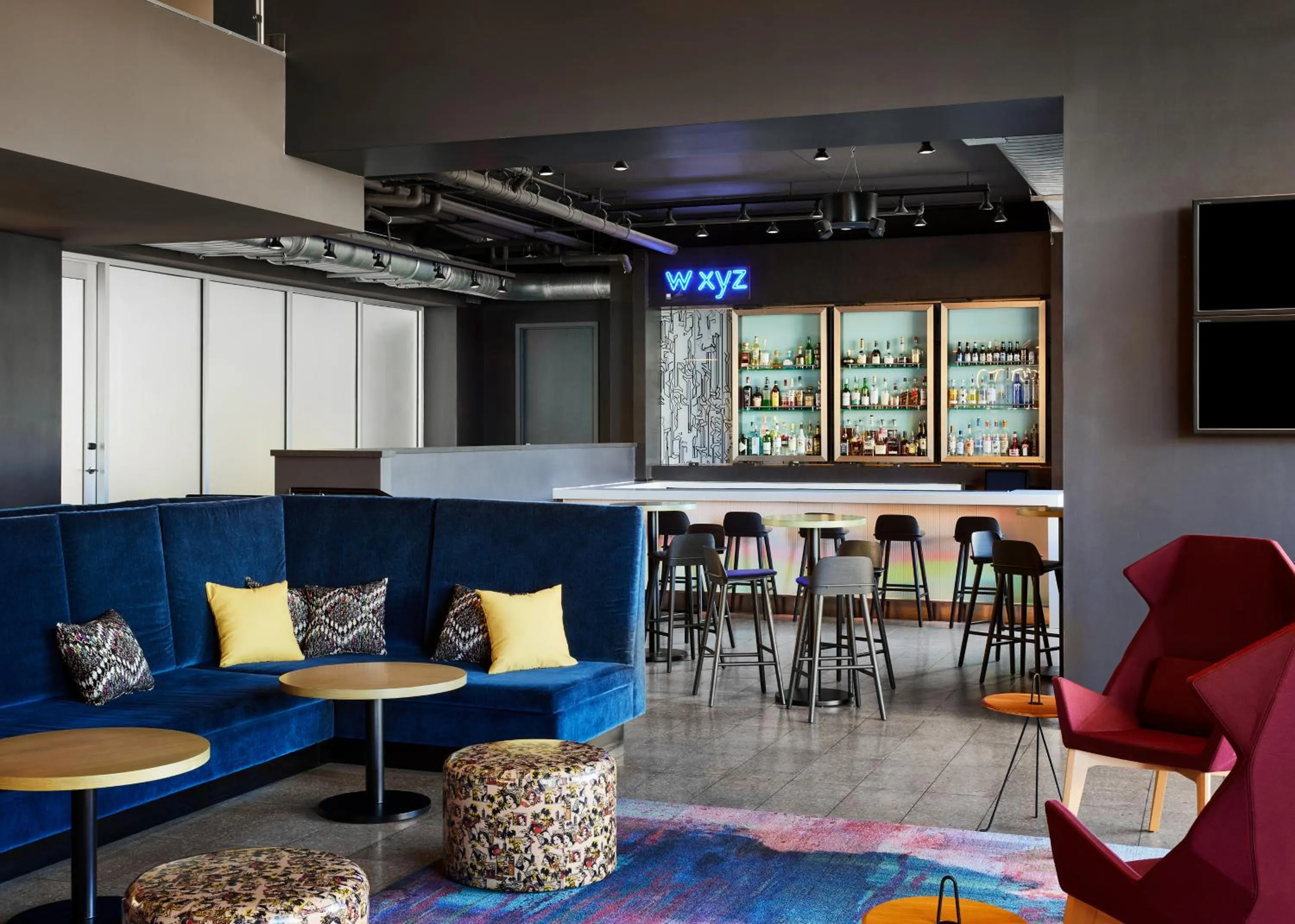 Lounge or bar in Aloft Leawood-Overland Park