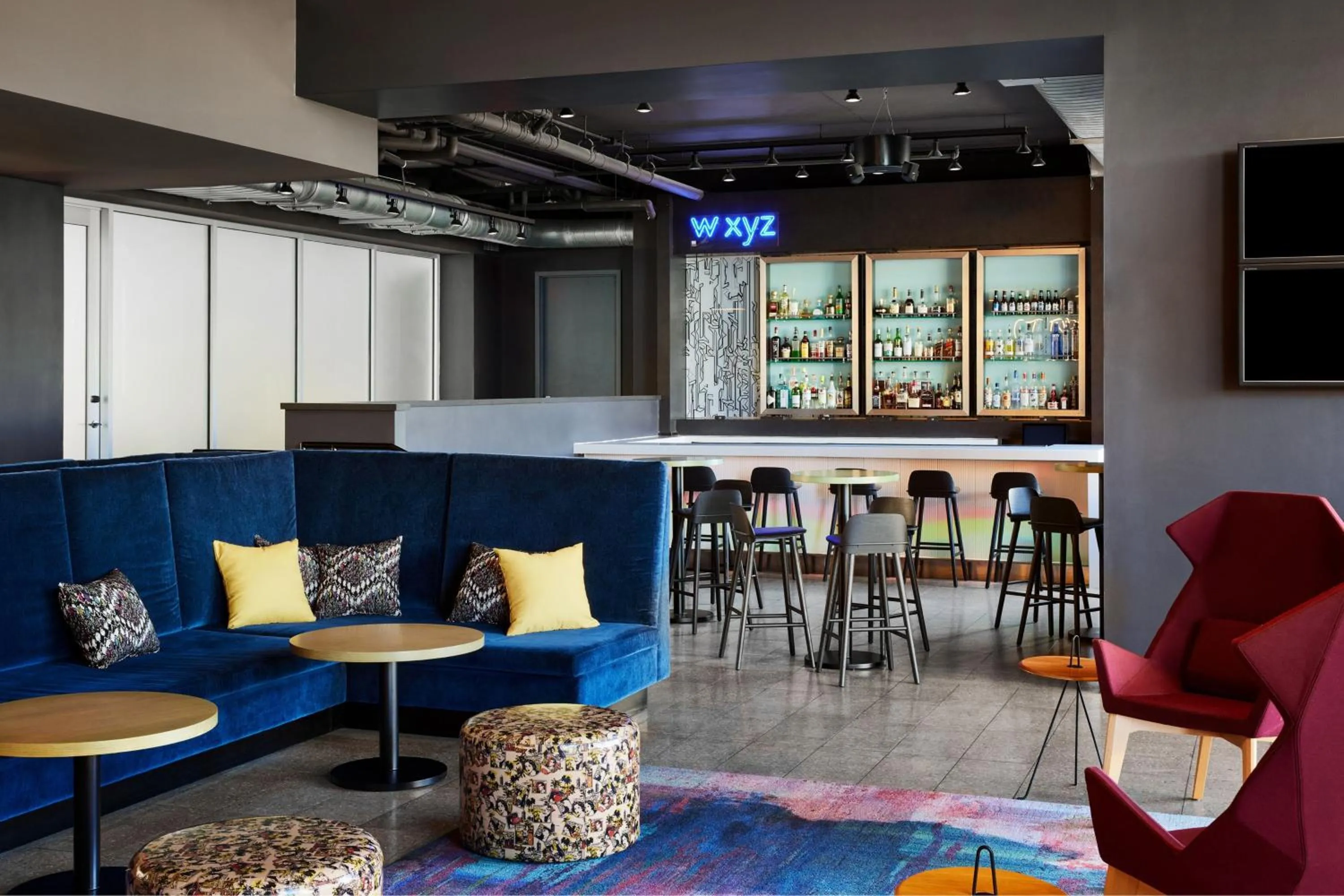 Lounge or bar in Aloft Leawood-Overland Park