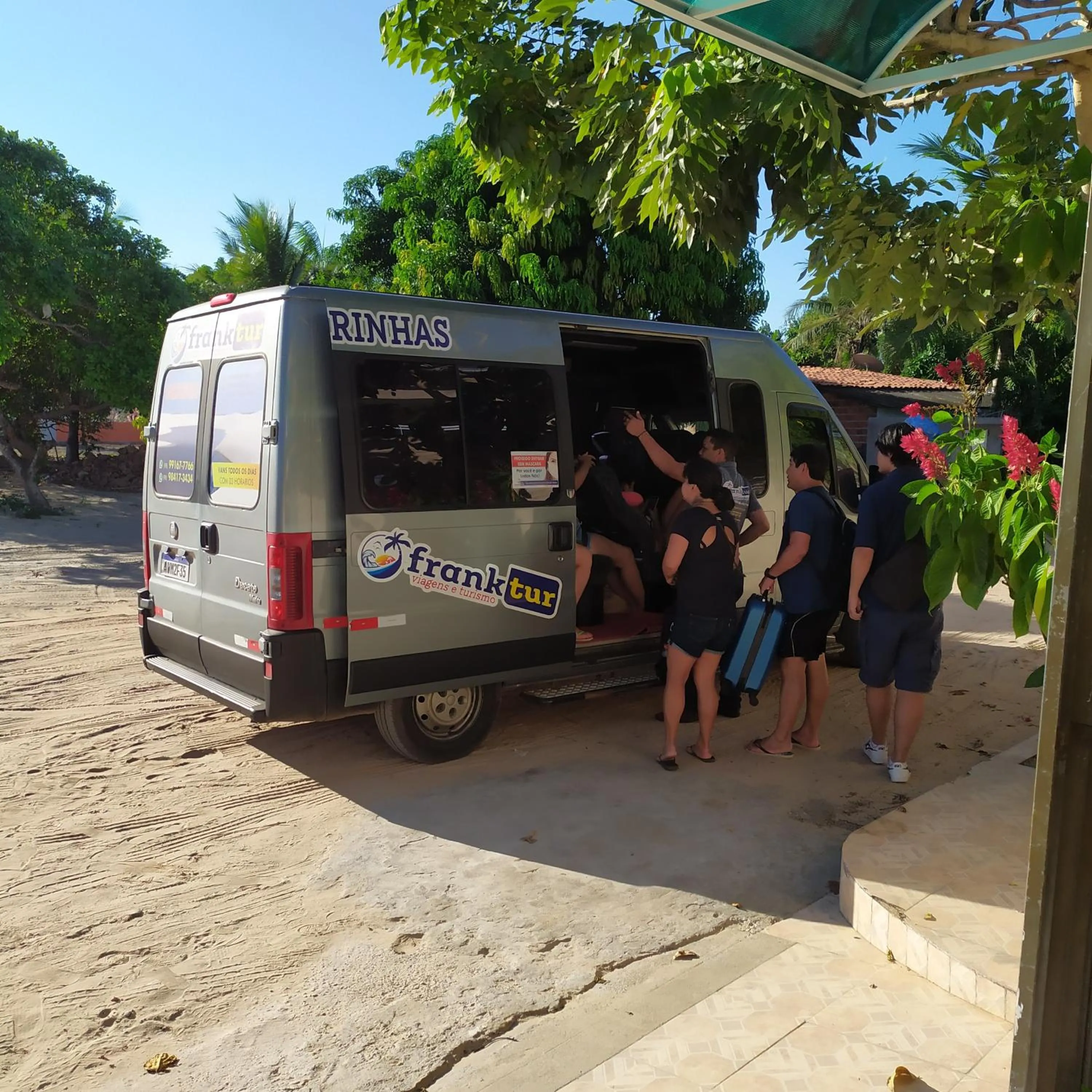 group of guests in Pousada Barreirinhas House