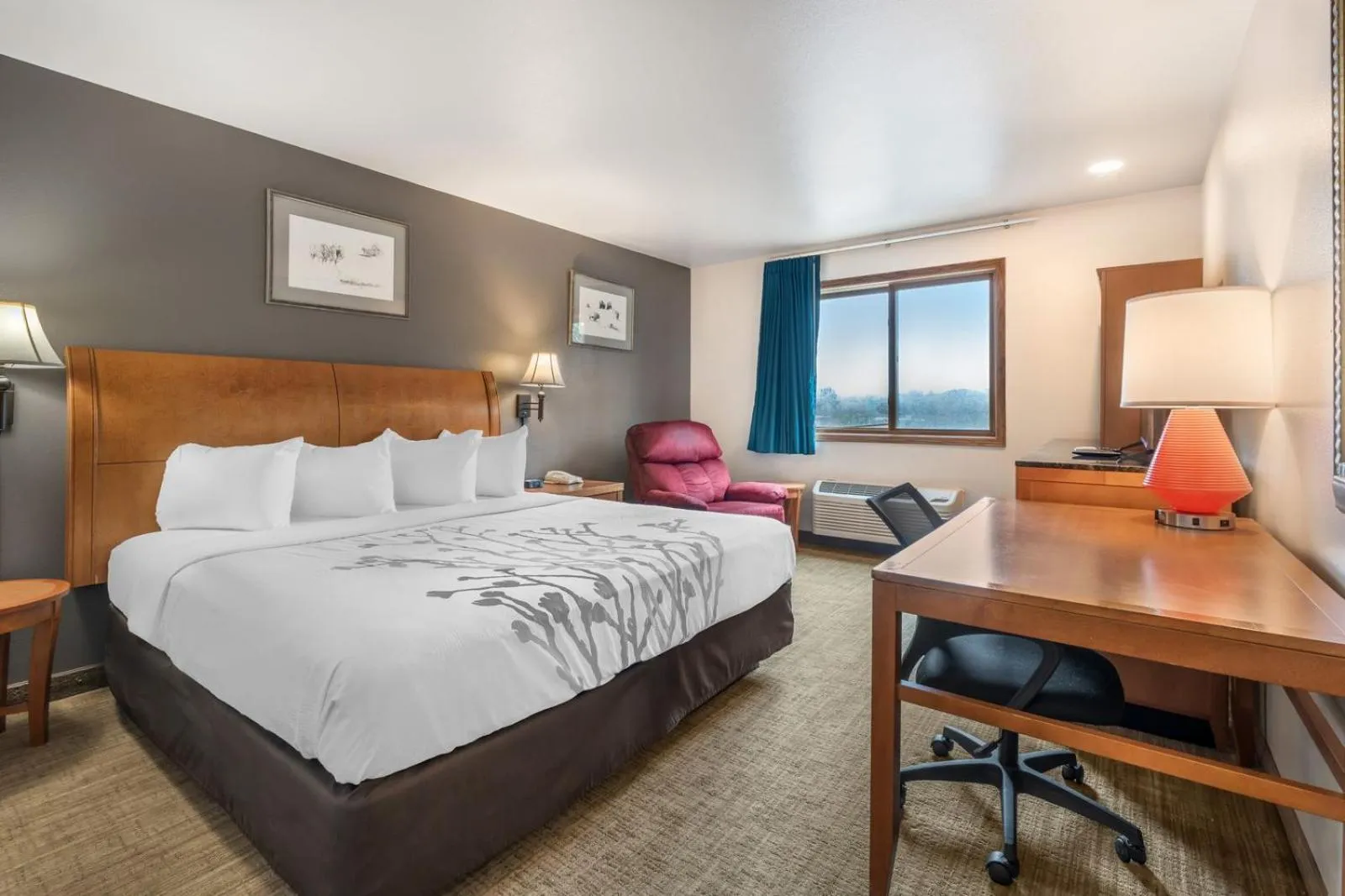 Colstrip Inn & Suites