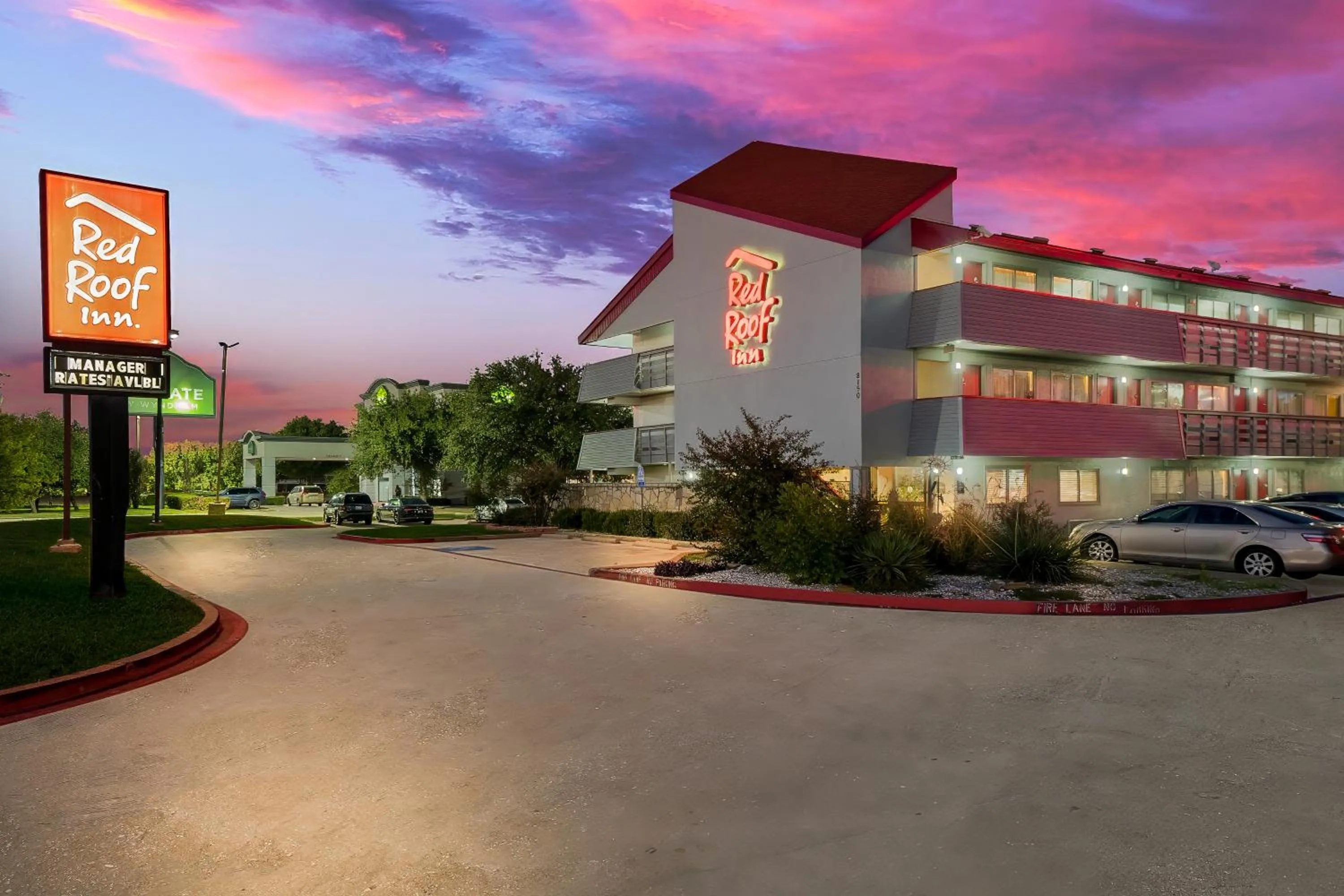 Property building in Red Roof Inn Dallas - DFW Airport North