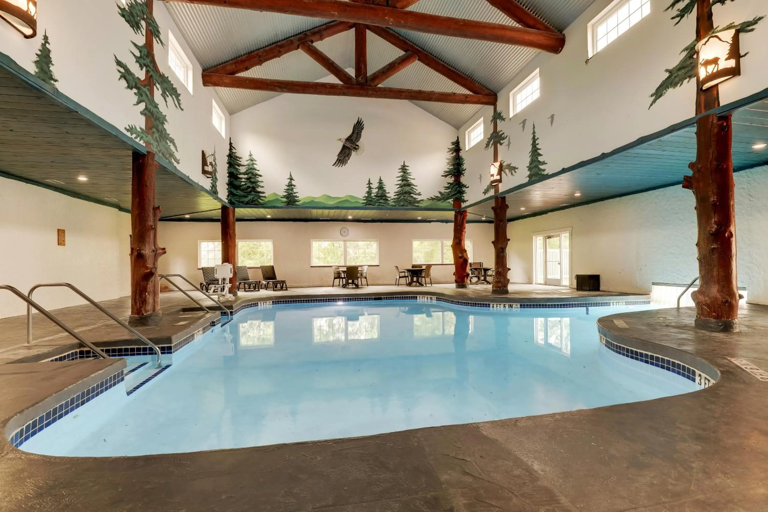 Swimming pool in Stoney Creek Hotel La Crosse - Onalaska