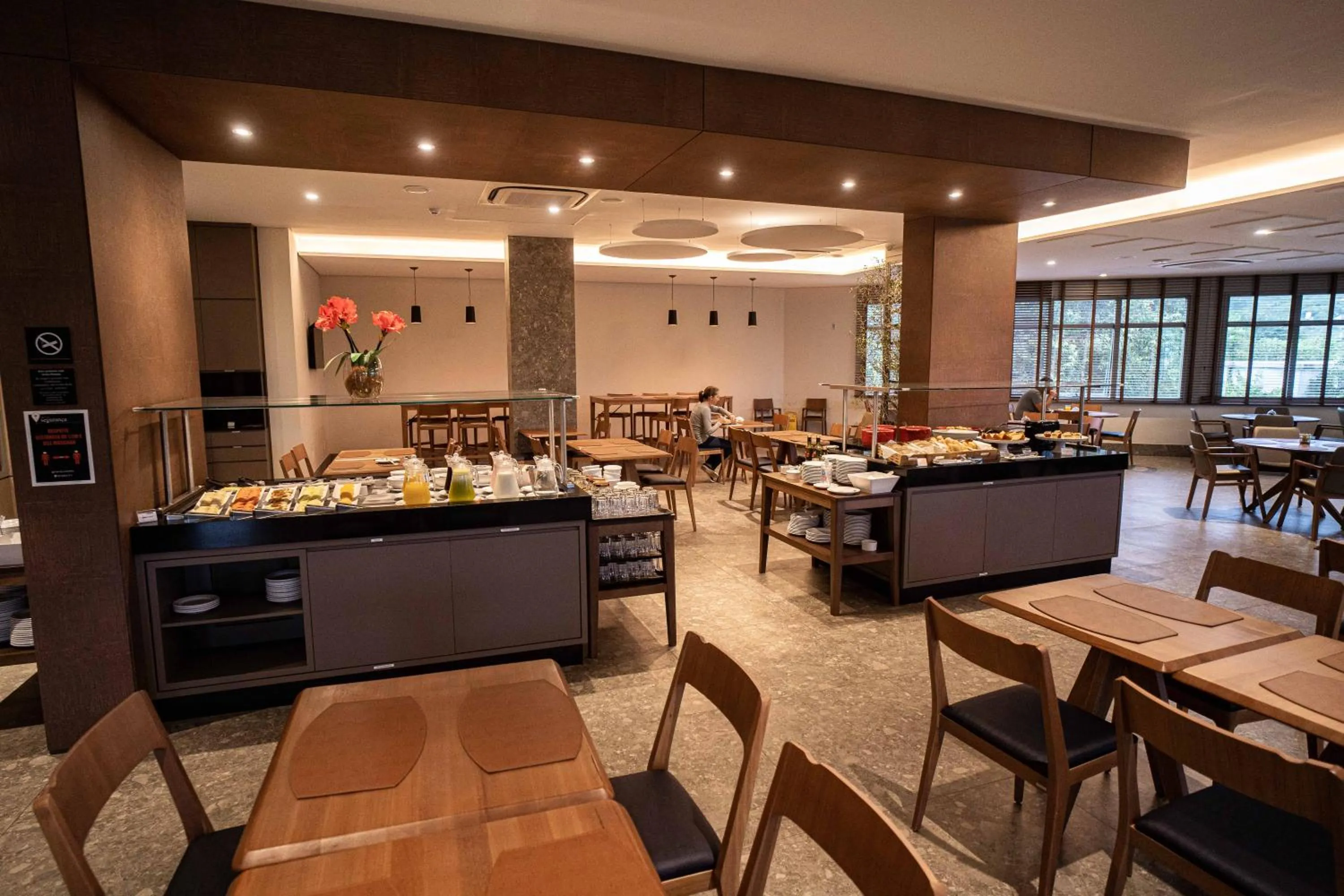 Restaurant/places to eat in Intercity Portofino Florianópolis