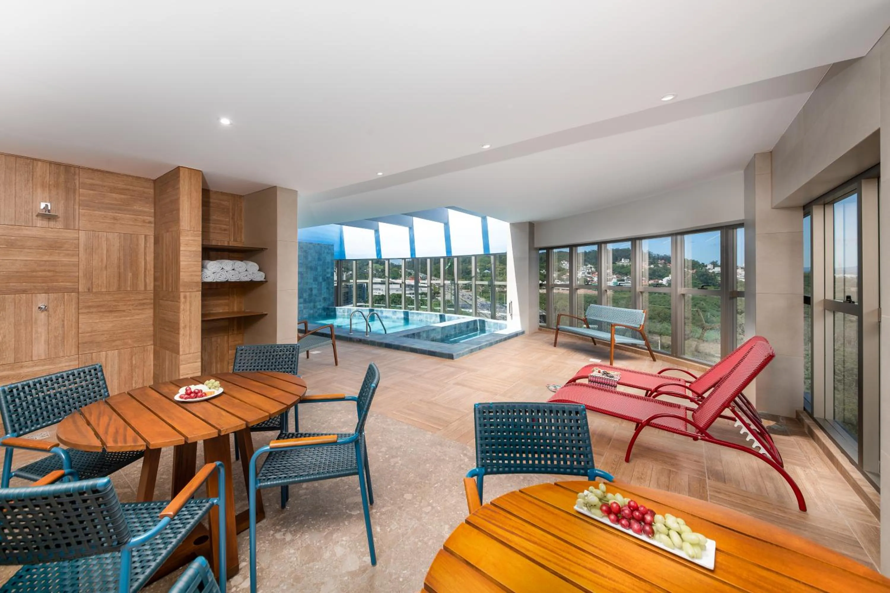 Swimming pool in Intercity Portofino Florianópolis