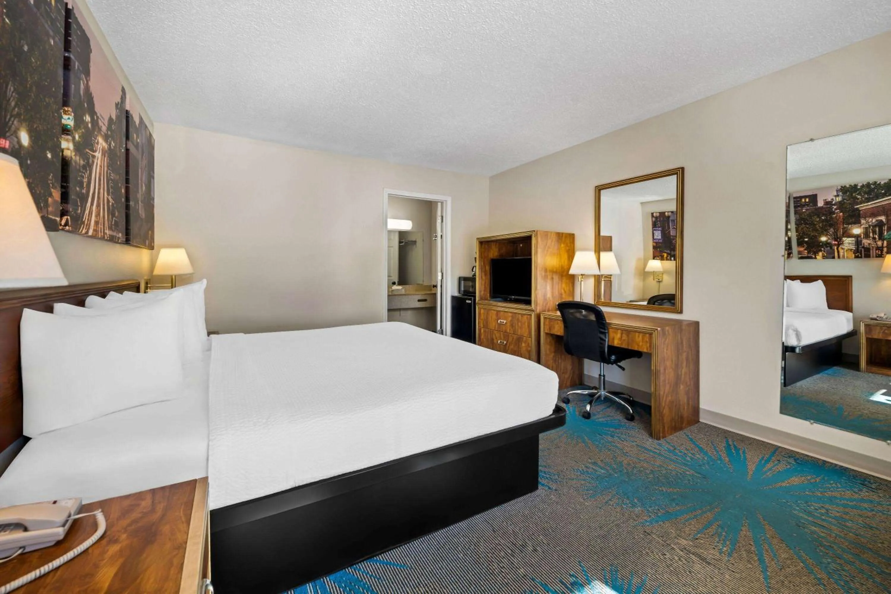 Bed in Days Inn by Wyndham Dubuque