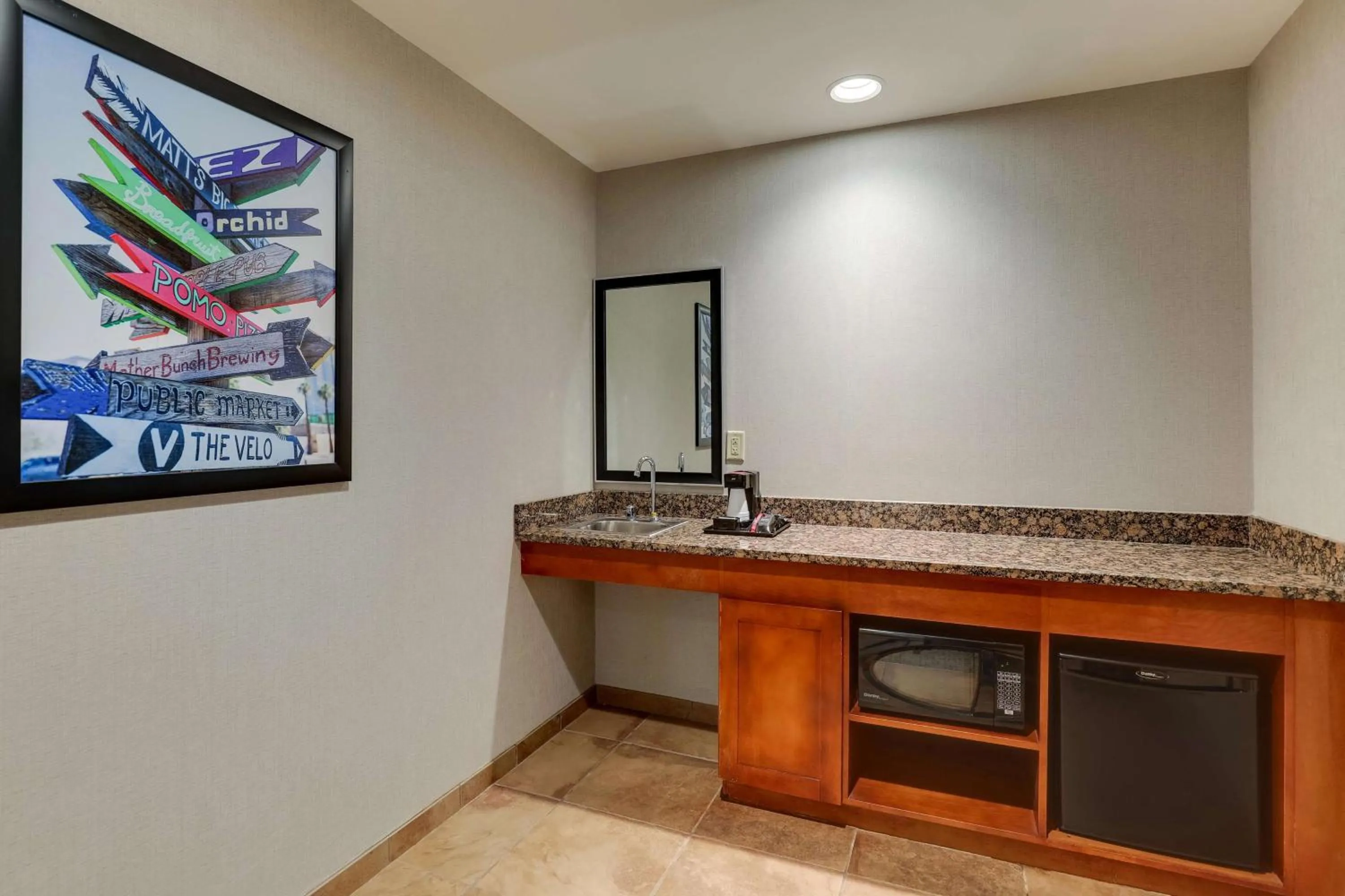 Bedroom in Drury Inn & Suites Phoenix Airport