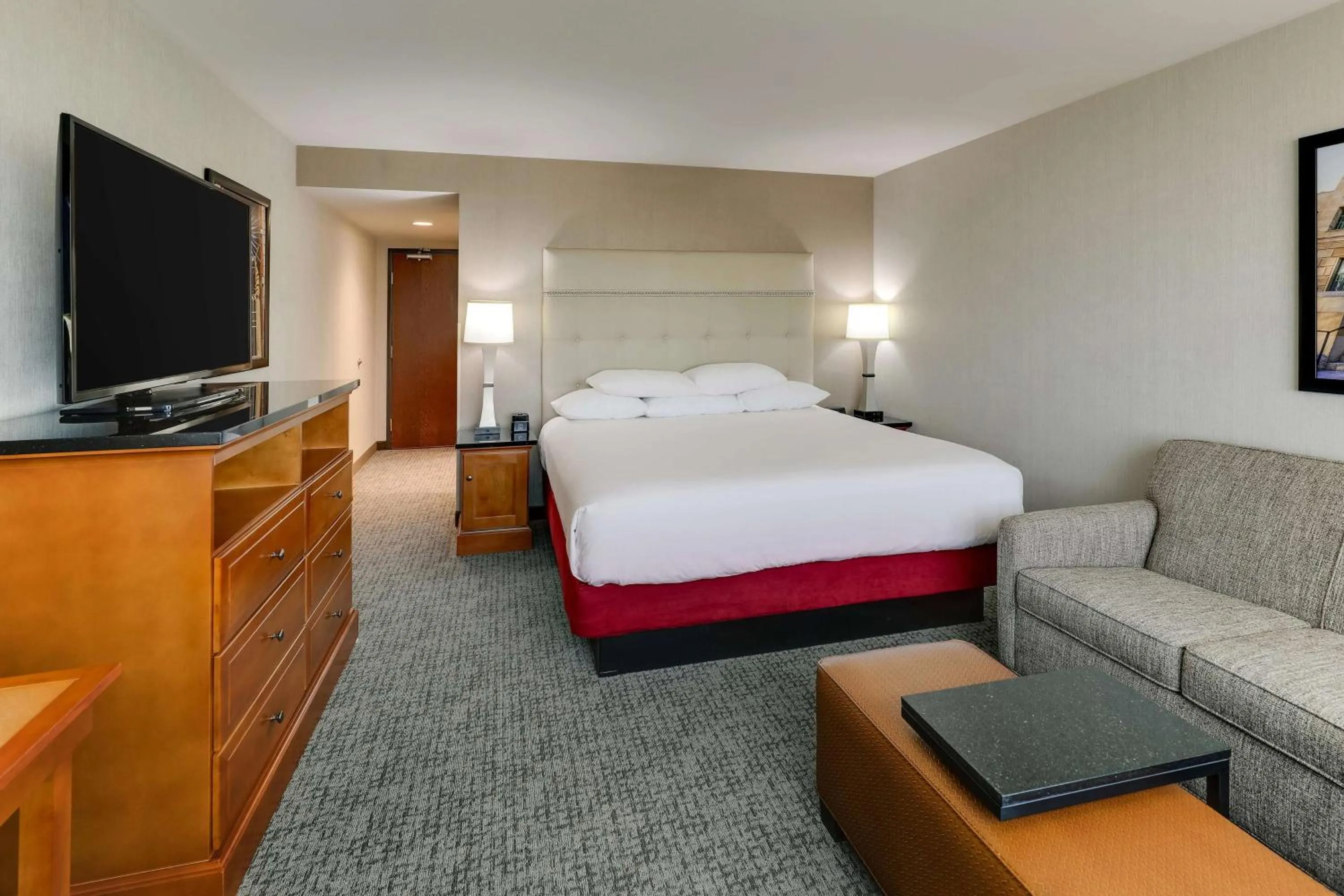 Bedroom, Bed in Drury Inn & Suites Phoenix Airport