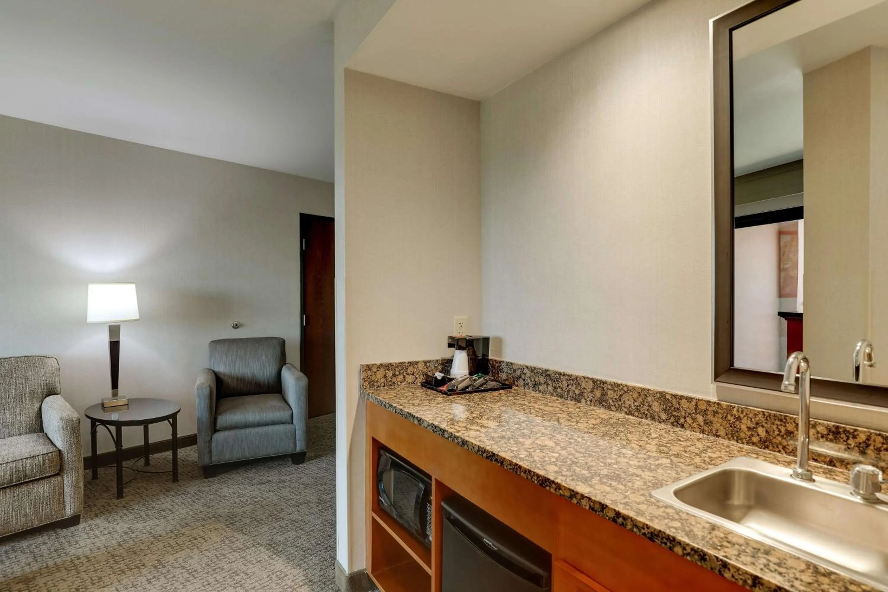 Bedroom in Drury Inn & Suites Phoenix Airport