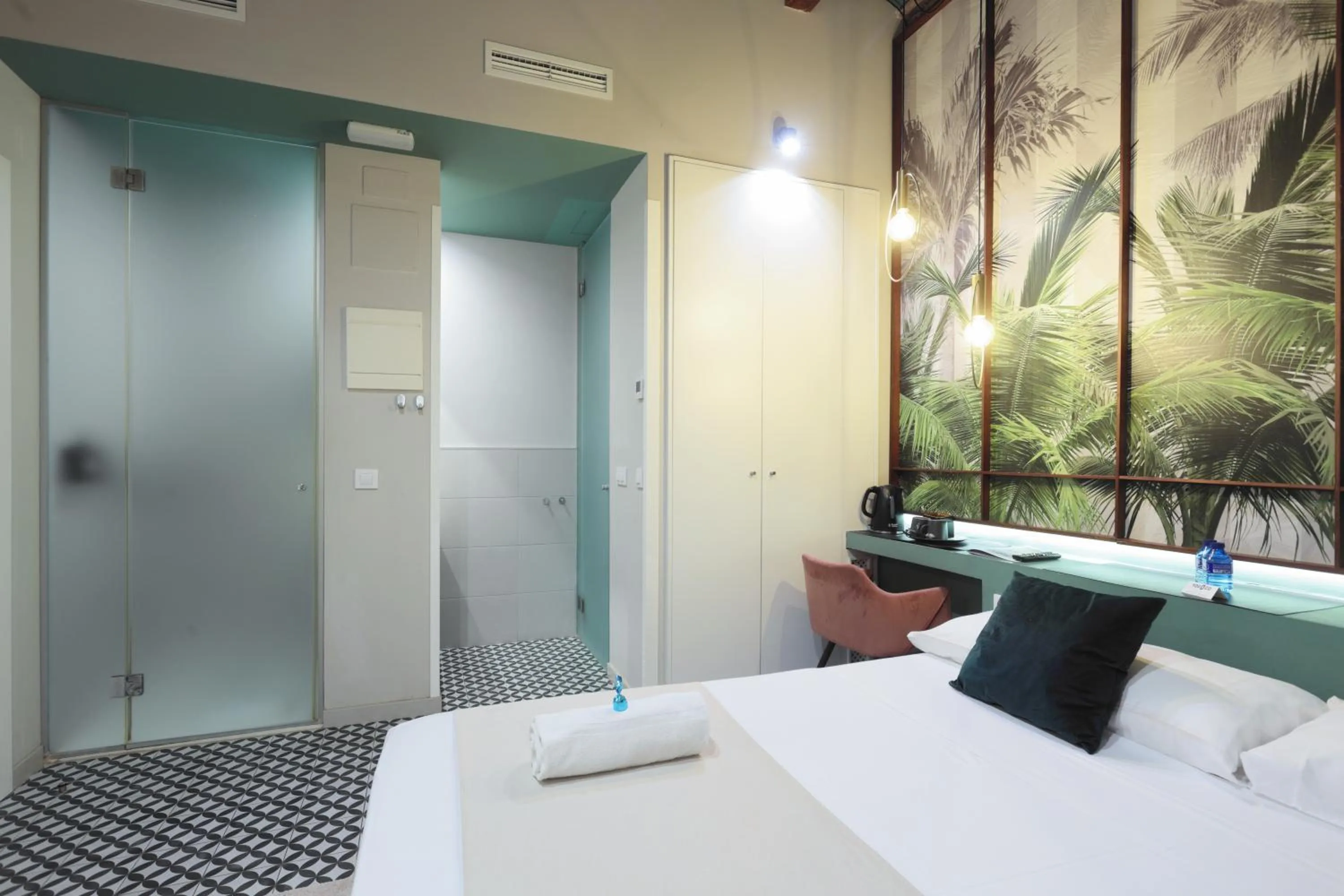 Bed in YOU & CO. Quart Boutique