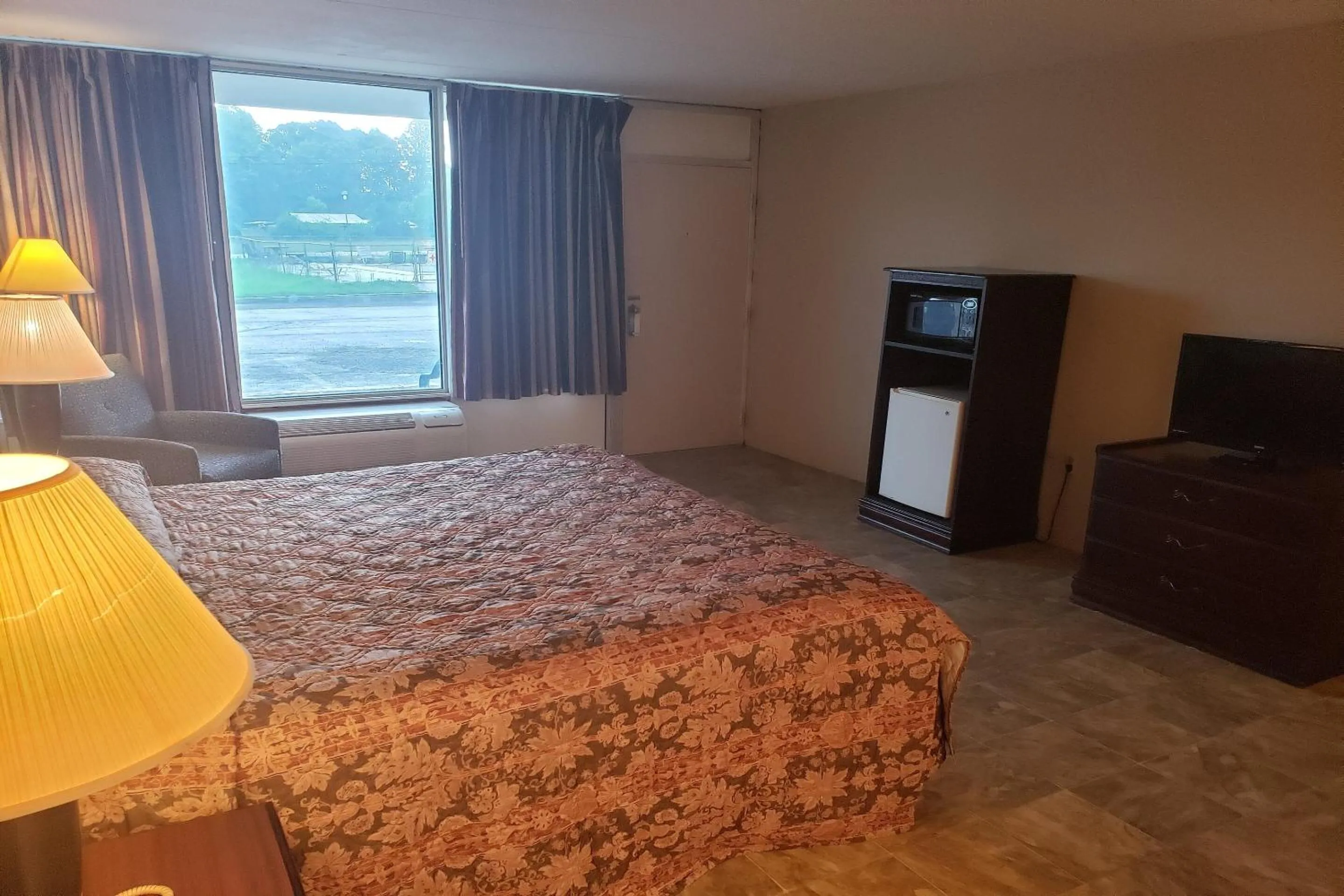 Bedroom, Bed in OYO Hotel Whitely City Hwy 27 KY