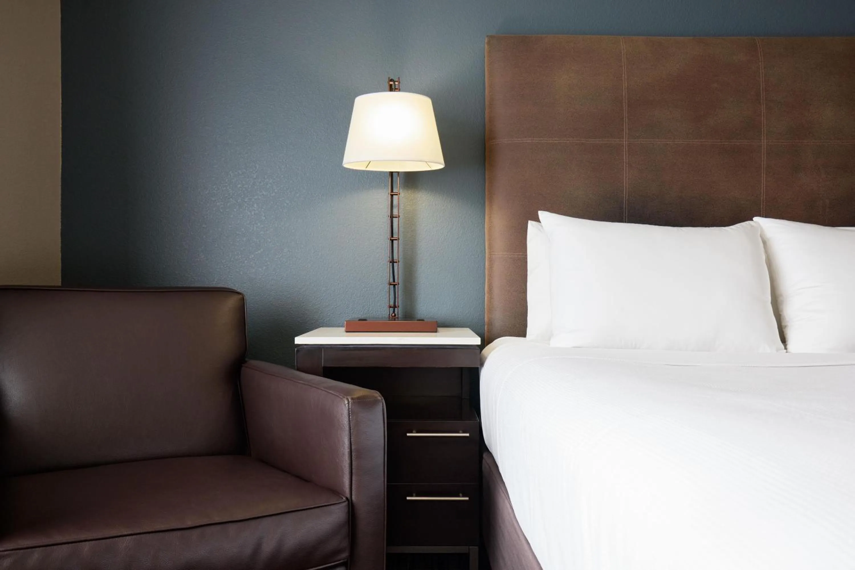 Bedroom, Bed in Hyatt House Seattle Bellevue