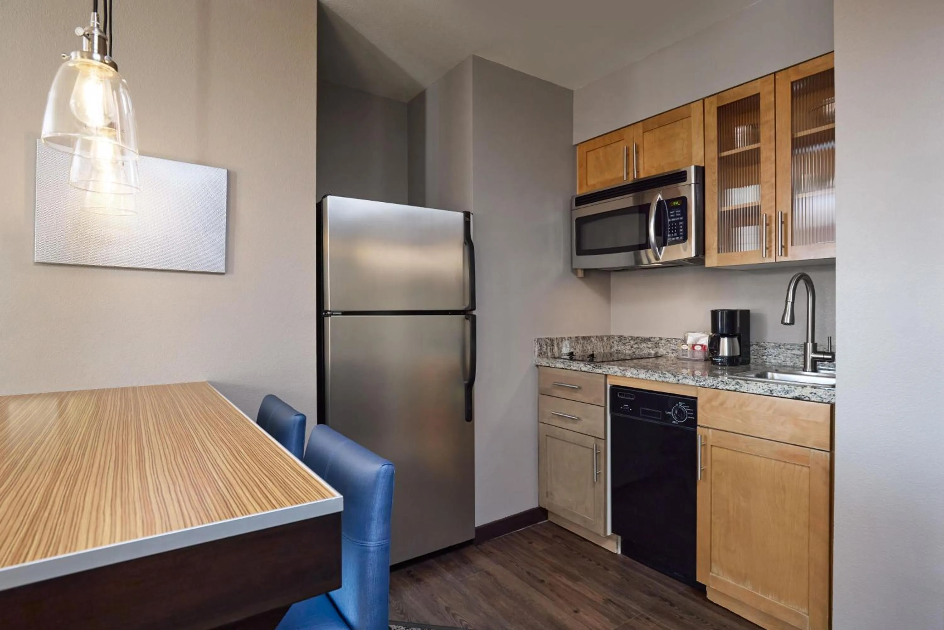 Kitchen or kitchenette in Hyatt House Seattle Bellevue