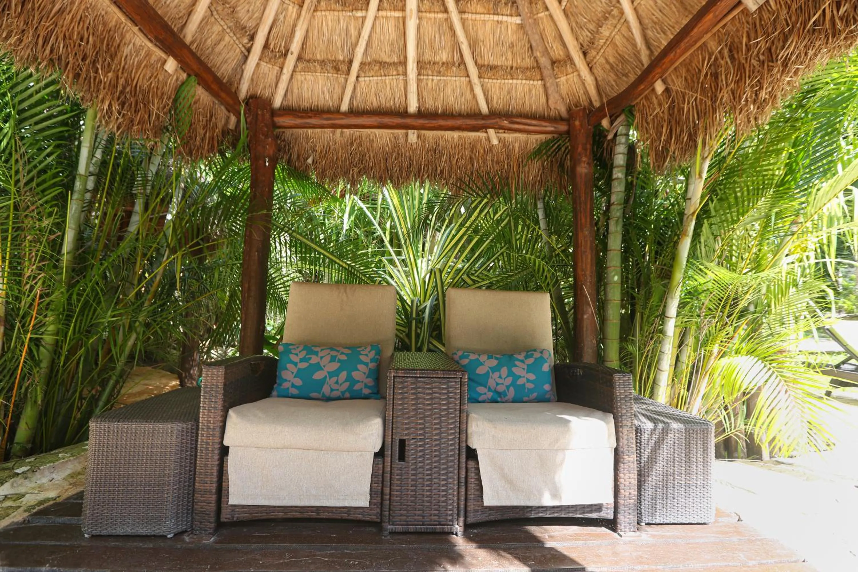 hair dresser in ALDEA JO-YAH