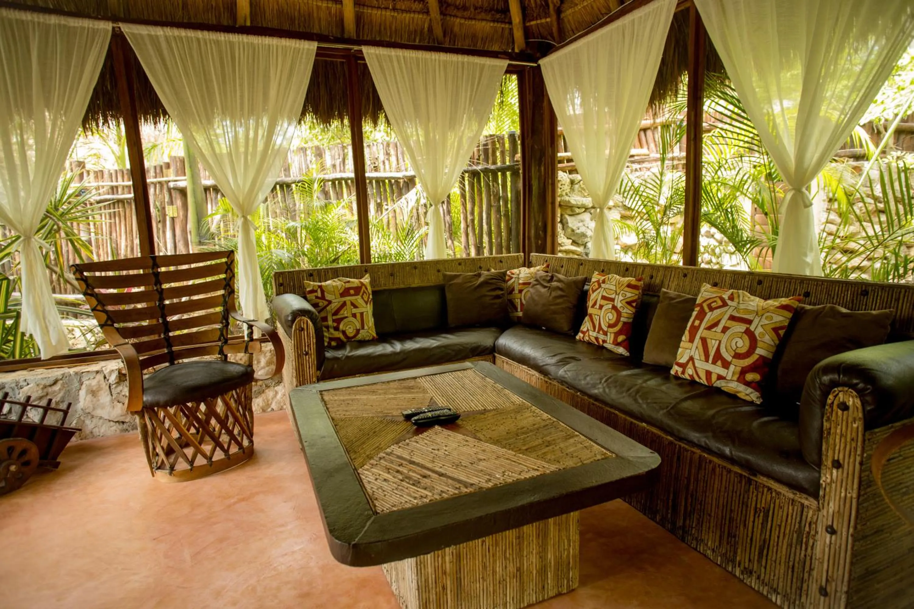 Communal lounge/ TV room in ALDEA JO-YAH