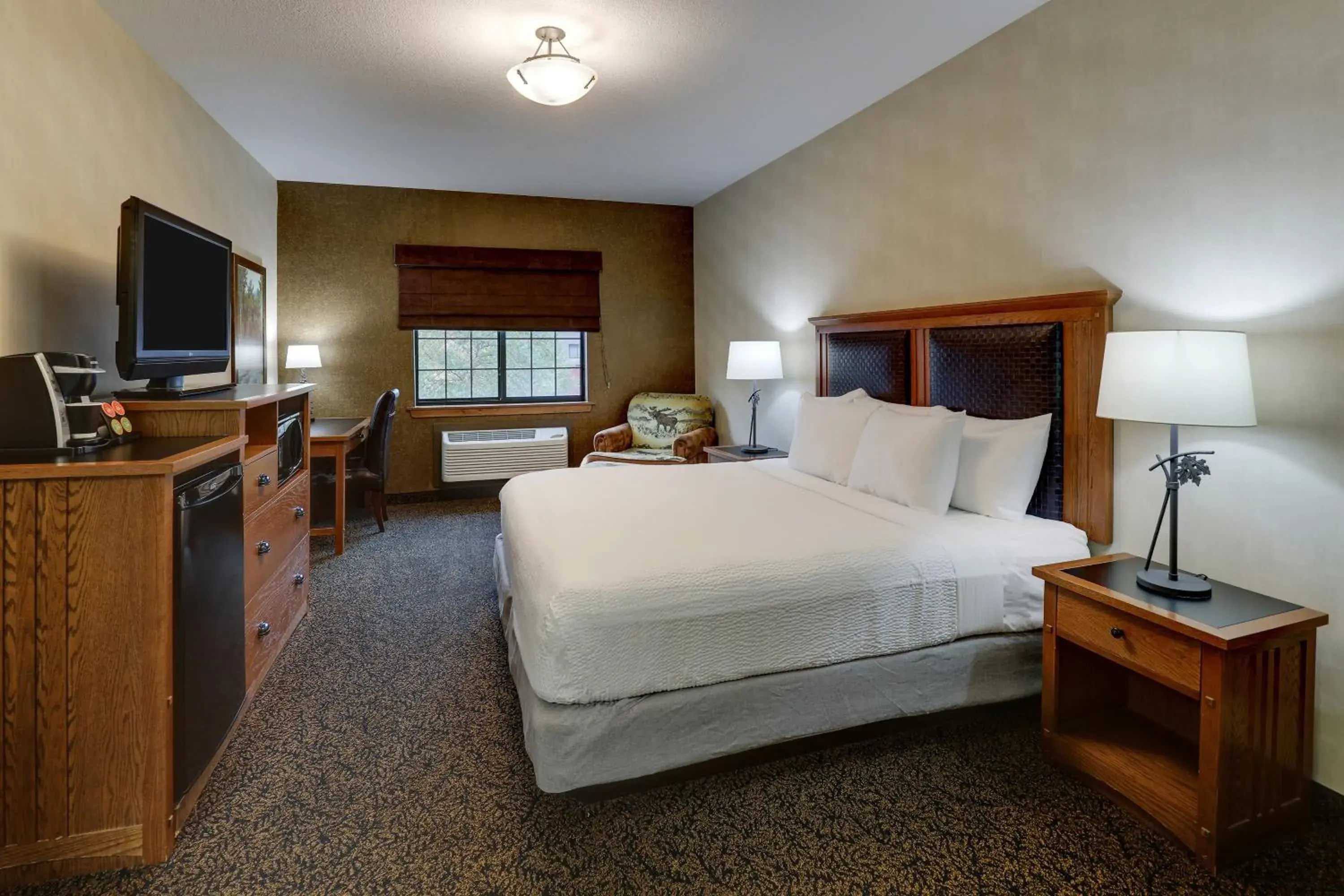 Deluxe King Room - single occupancy in Stoney Creek Hotel Sioux City Deluxe King Room - single occupancy in Stoney Creek Hotel Sioux City