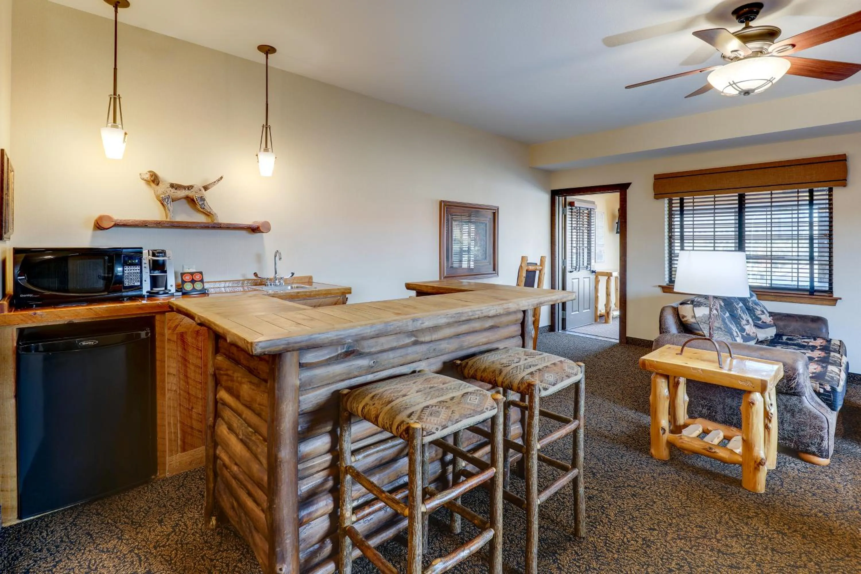 minibar in Stoney Creek Hotel Sioux City