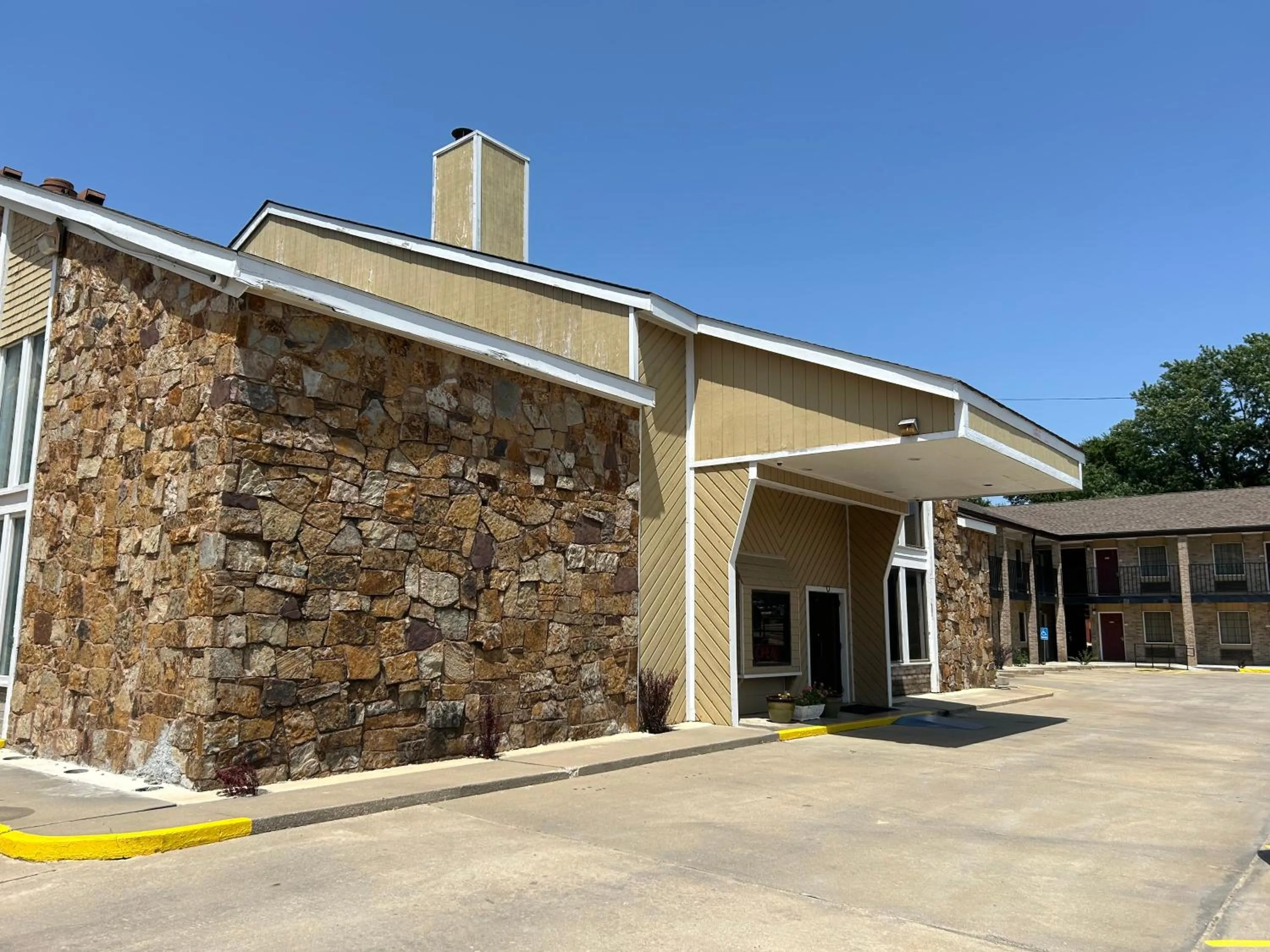 Property building in Motel 6 Ada OK