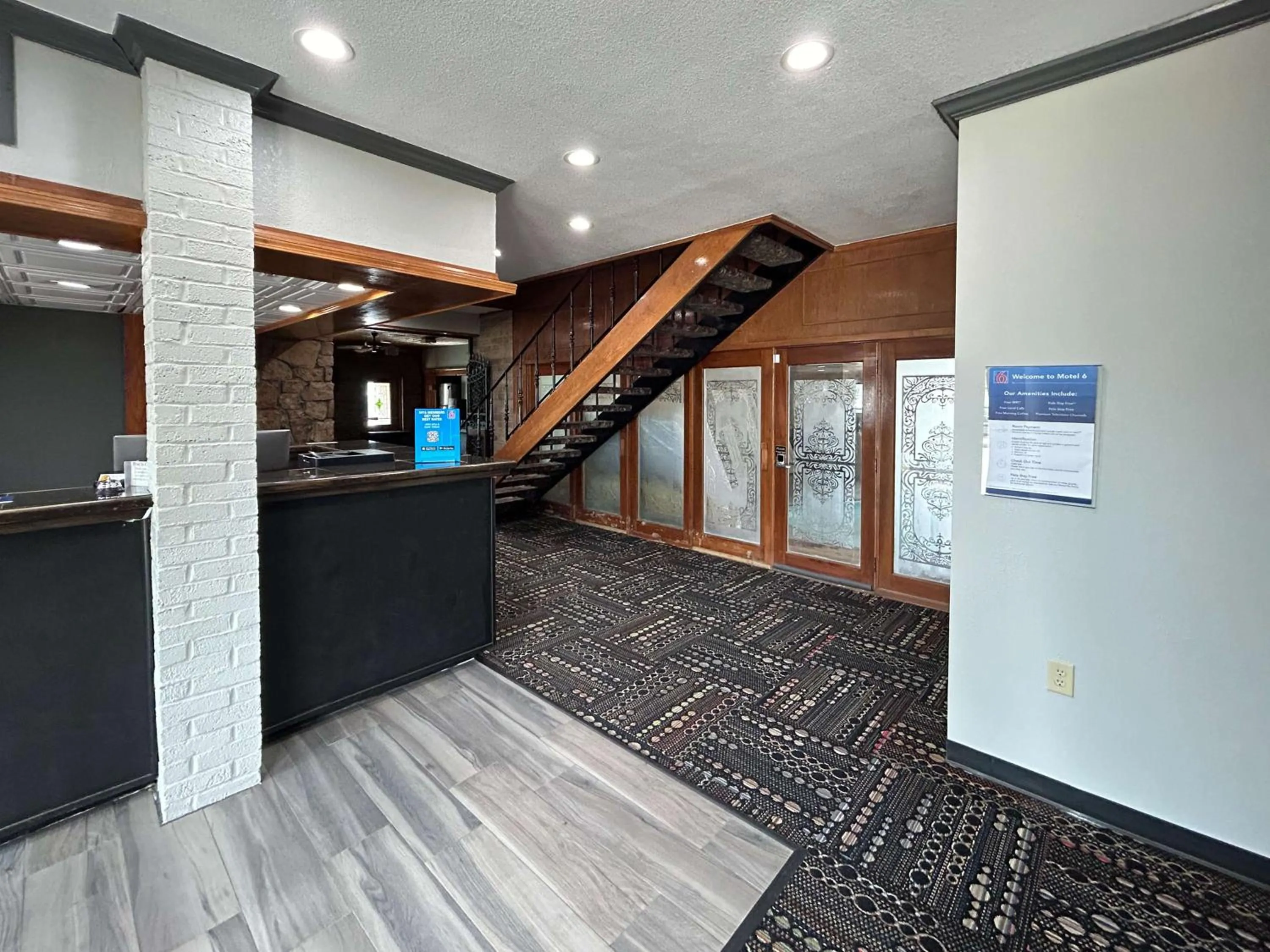 Lobby or reception in Motel 6 Ada OK