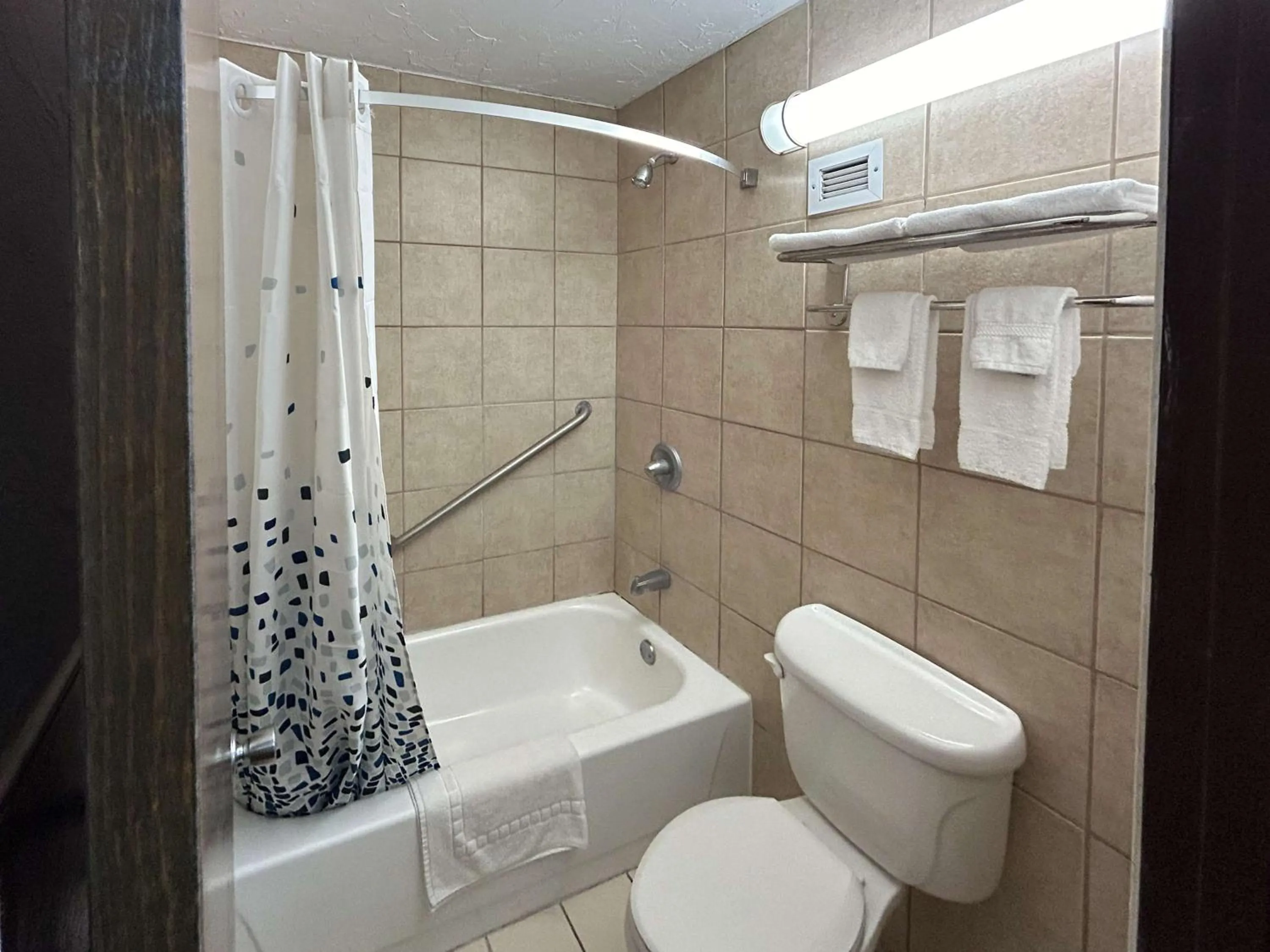 Bathroom in Motel 6 Ada OK