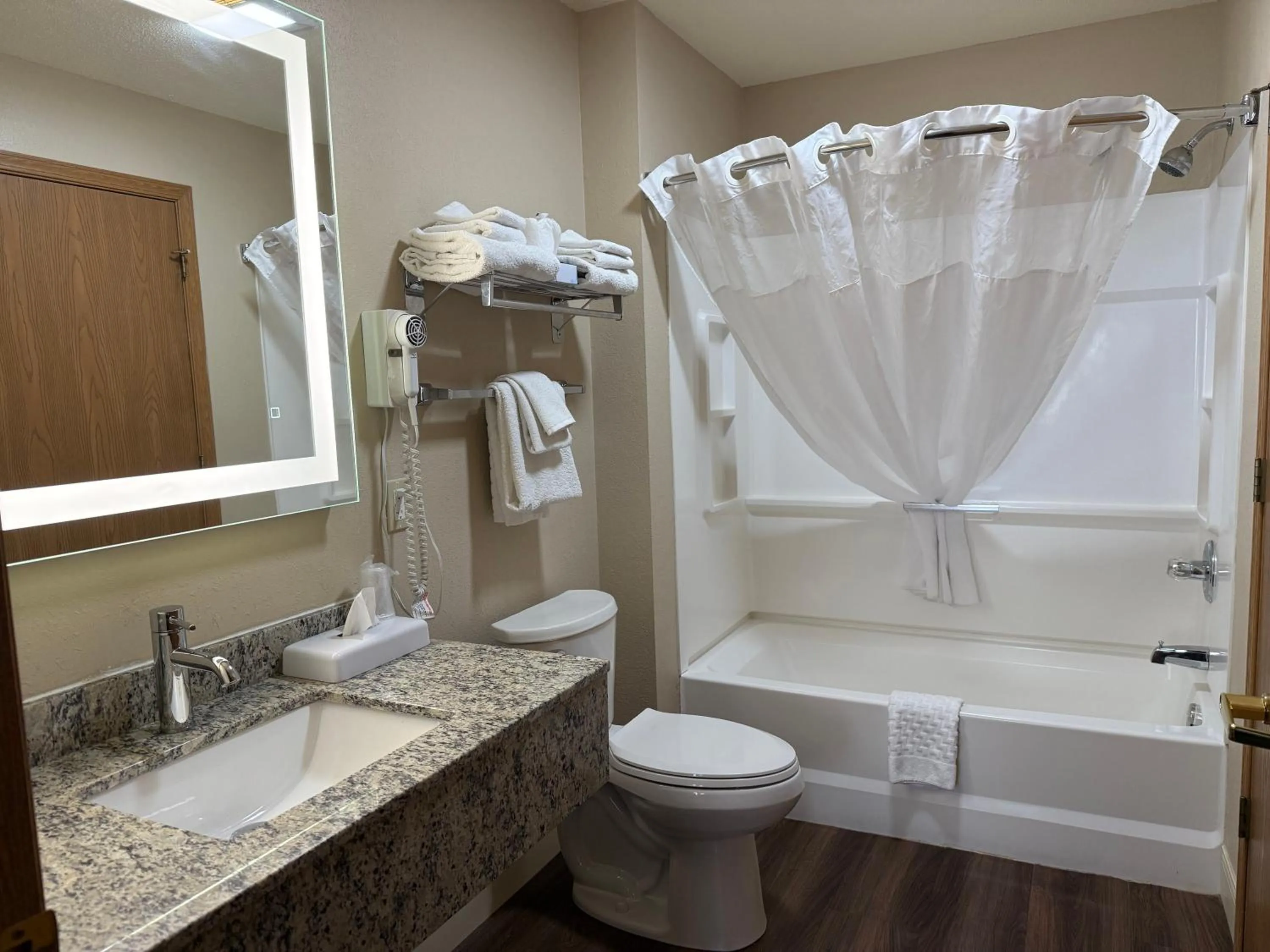 Bathroom in Best Western Dodgeville Inn & Suites