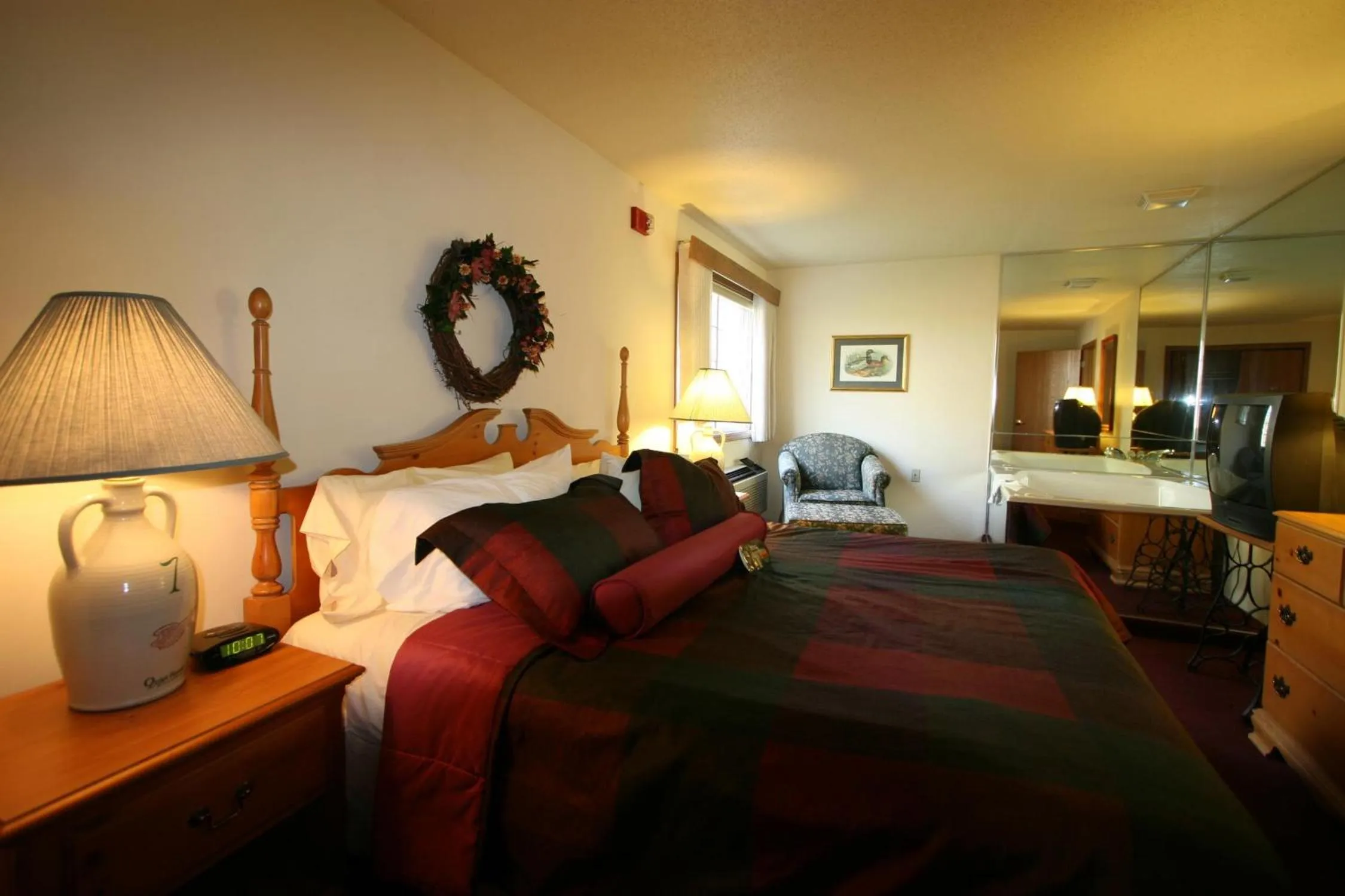 Bedroom, Bed in Best Western Dodgeville Inn & Suites