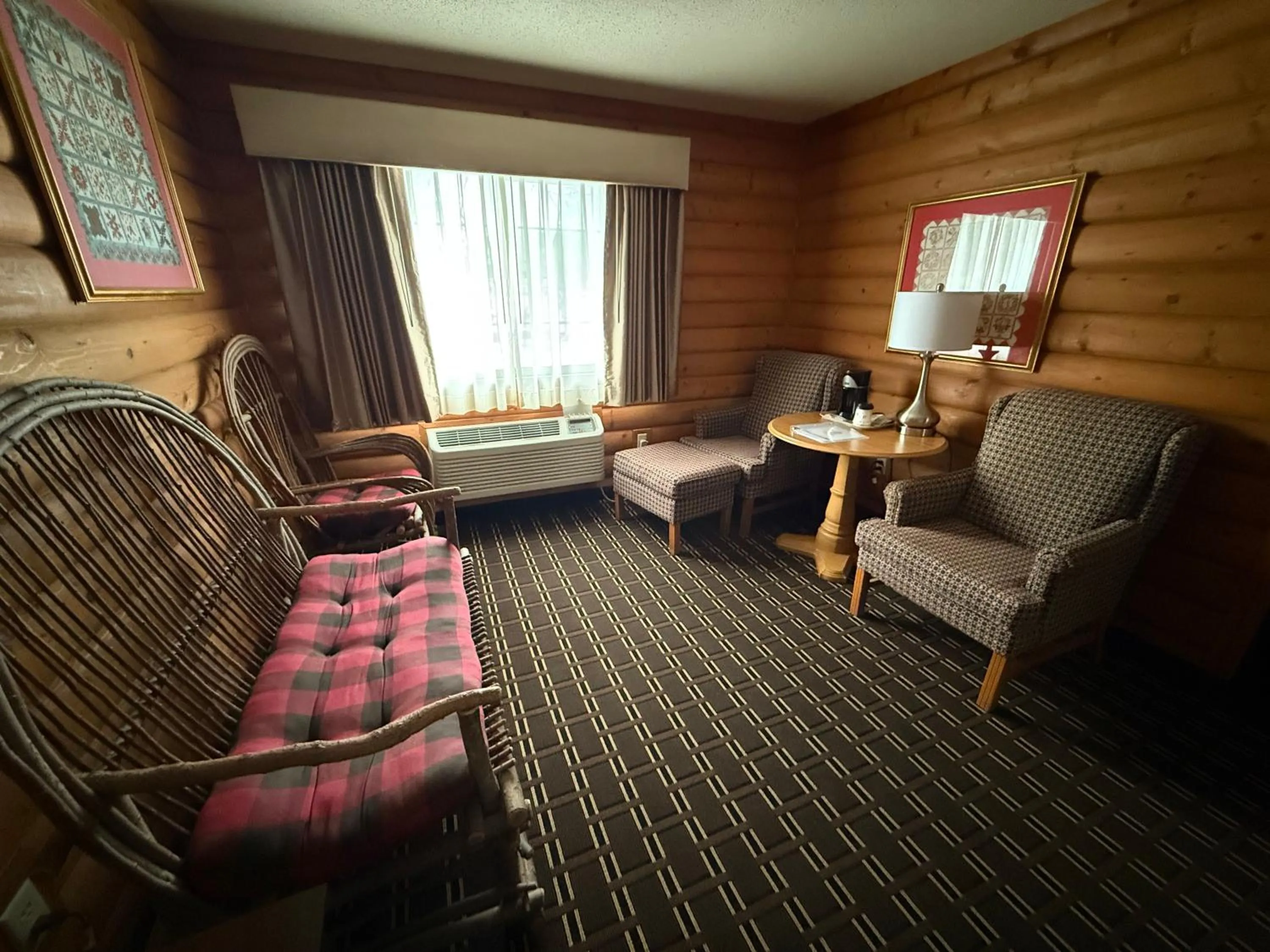 Seating area in Best Western Dodgeville Inn & Suites