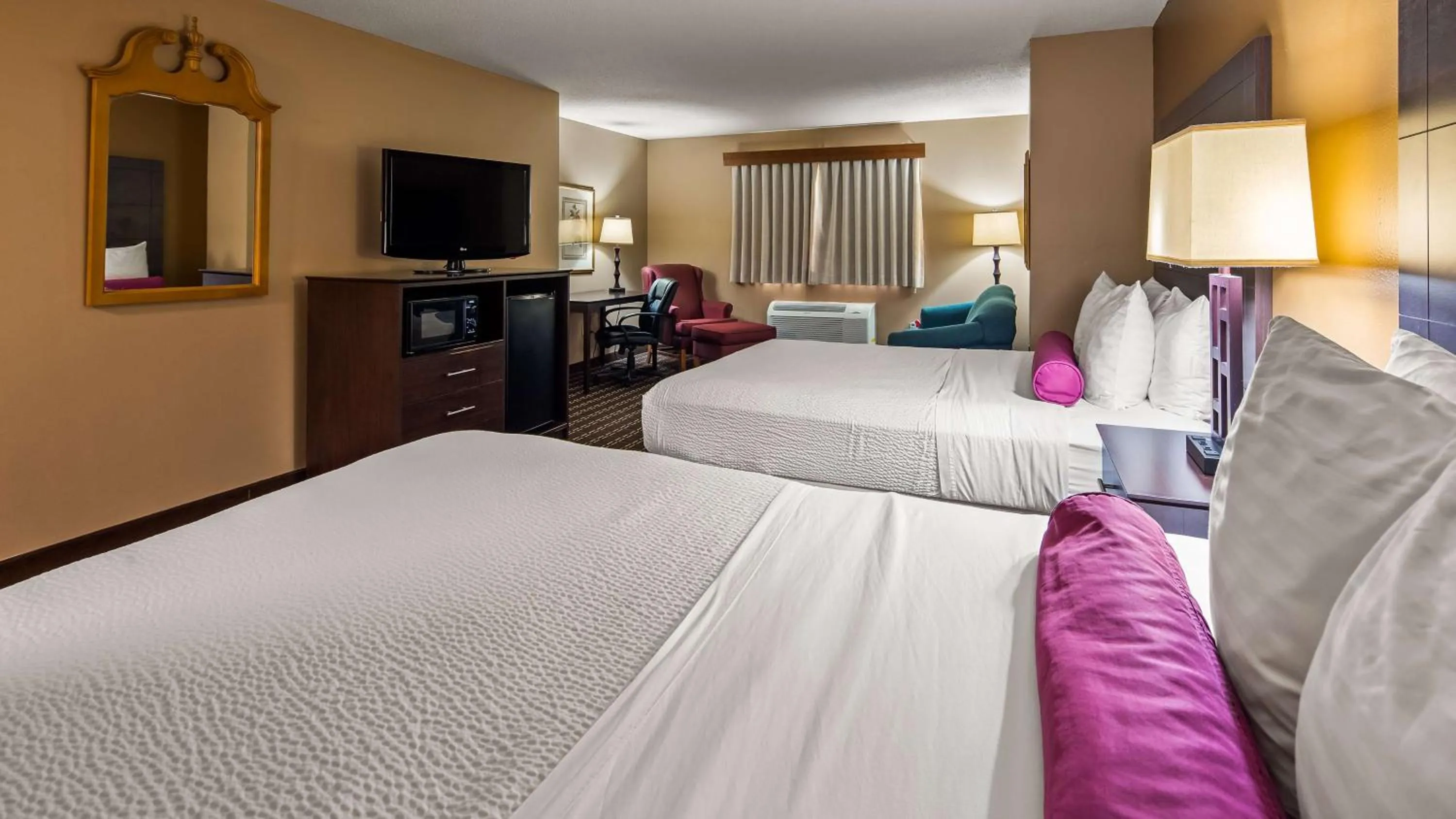 Bedroom, Bed in Best Western Dodgeville Inn & Suites