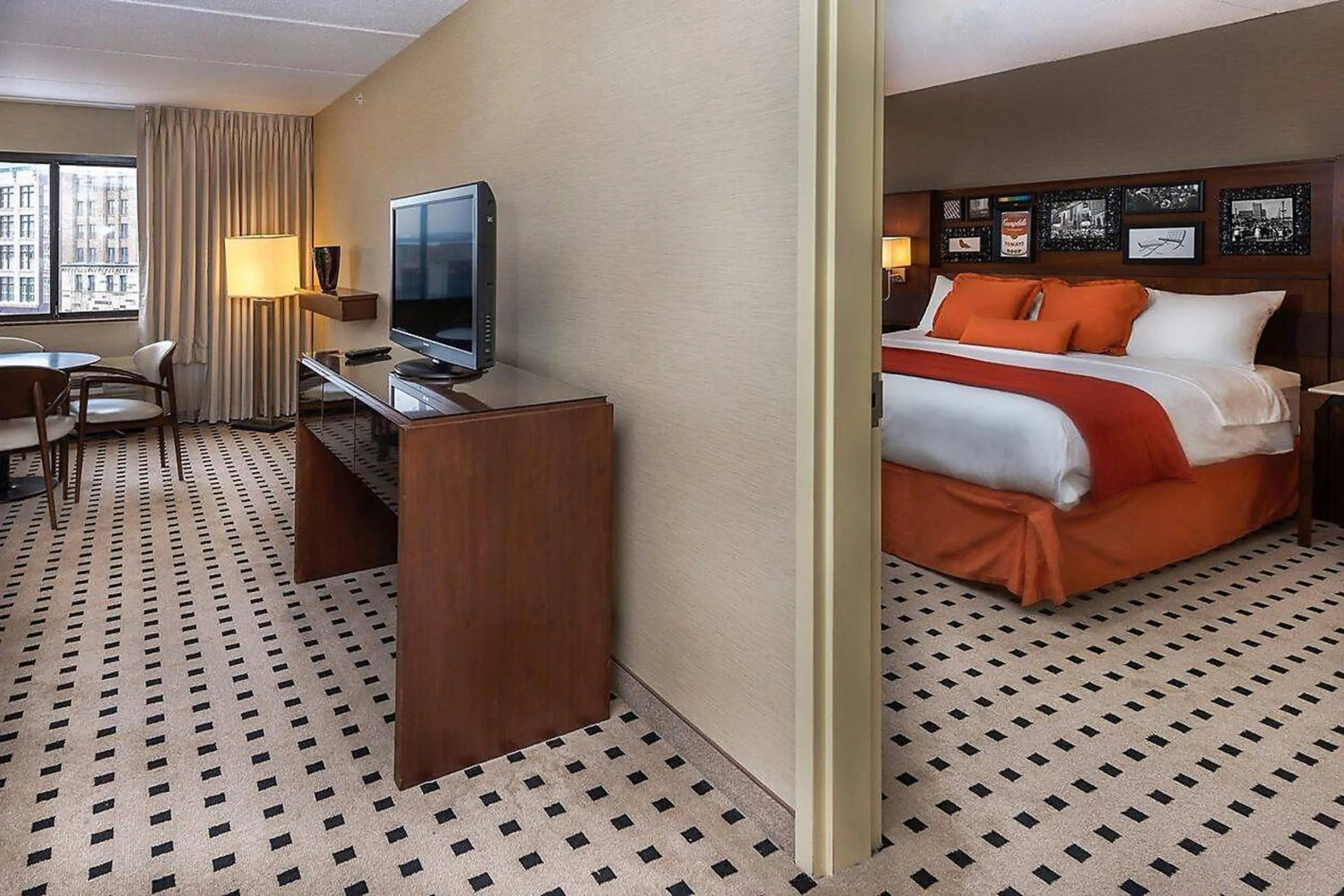 Bedroom, Bed in Delta Hotels by Marriott Utica