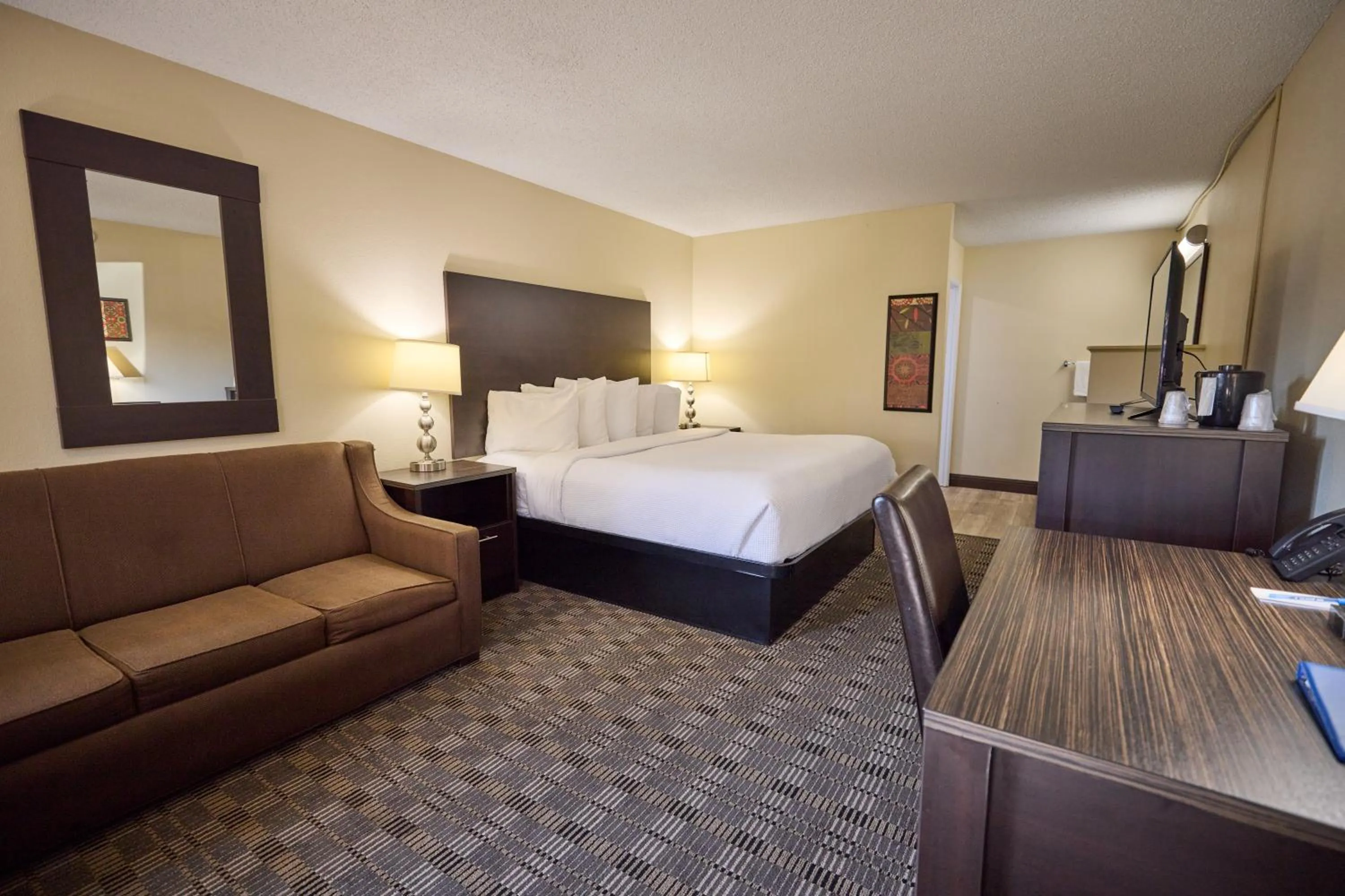 Bed in Cimarron Inn Klamath Falls